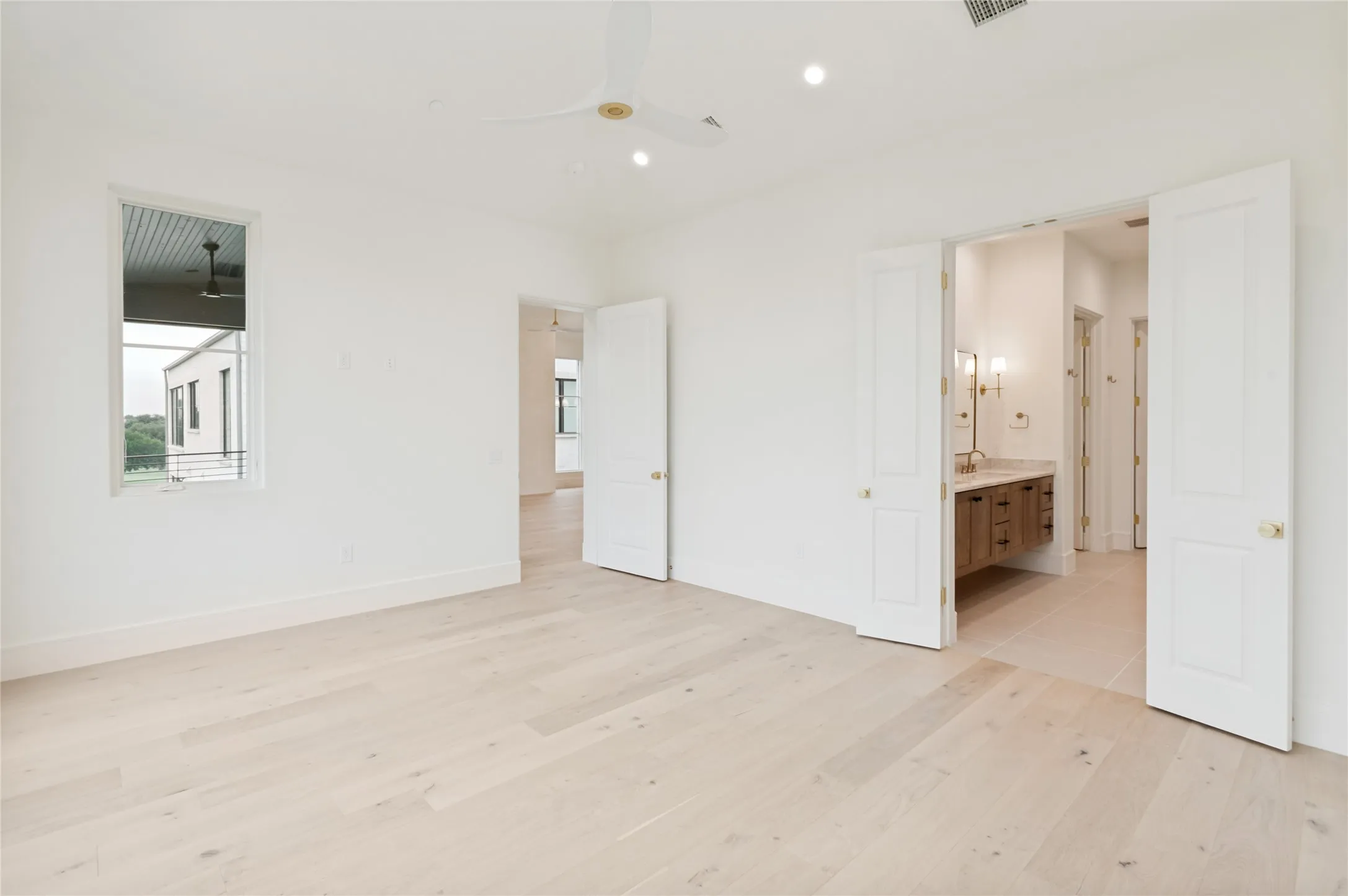 Condominium For Sale in Dallas County , 350 N O Connor Ridge Boulevard 21, Irving, Texas 75038, 4 Bedroom, 3 Bathroom, 3 Garage spaces, 2,767 Sqft, built in 2026, mls#21266278, Real Estate Agent in Irving, Homes For Sale in Dallas county, Homes For Sale in Irving, Realtor in Irving Texas, Real Estate Brokerage Independent Realty Texas, Luminita Cordes Realtor