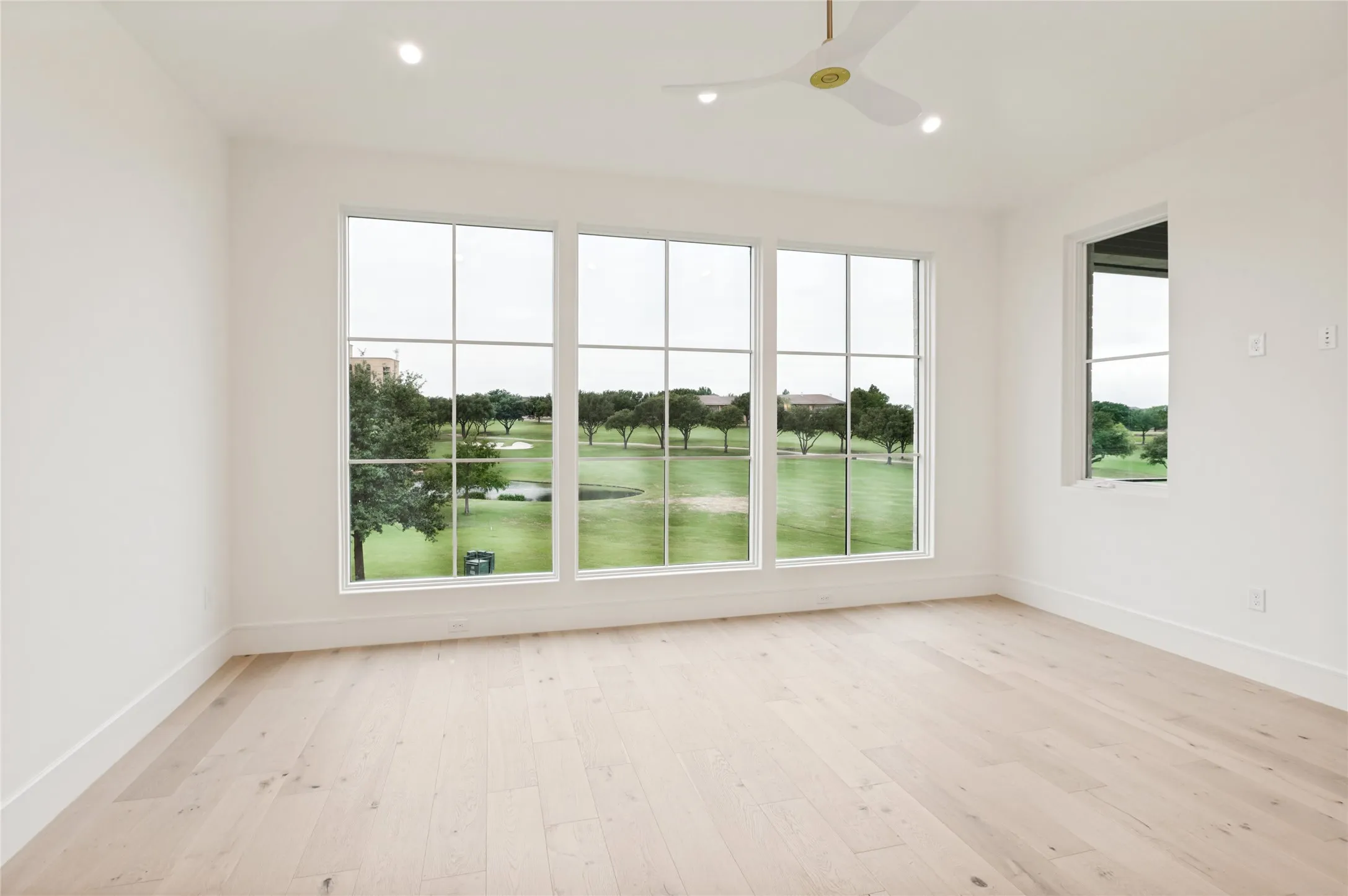 Condominium For Sale in Dallas County , 350 N O Connor Ridge Boulevard 21, Irving, Texas 75038, 4 Bedroom, 3 Bathroom, 3 Garage spaces, 2,767 Sqft, built in 2026, mls#21266278, Real Estate Agent in Irving, Homes For Sale in Dallas county, Homes For Sale in Irving, Realtor in Irving Texas, Real Estate Brokerage Independent Realty Texas, Luminita Cordes Realtor