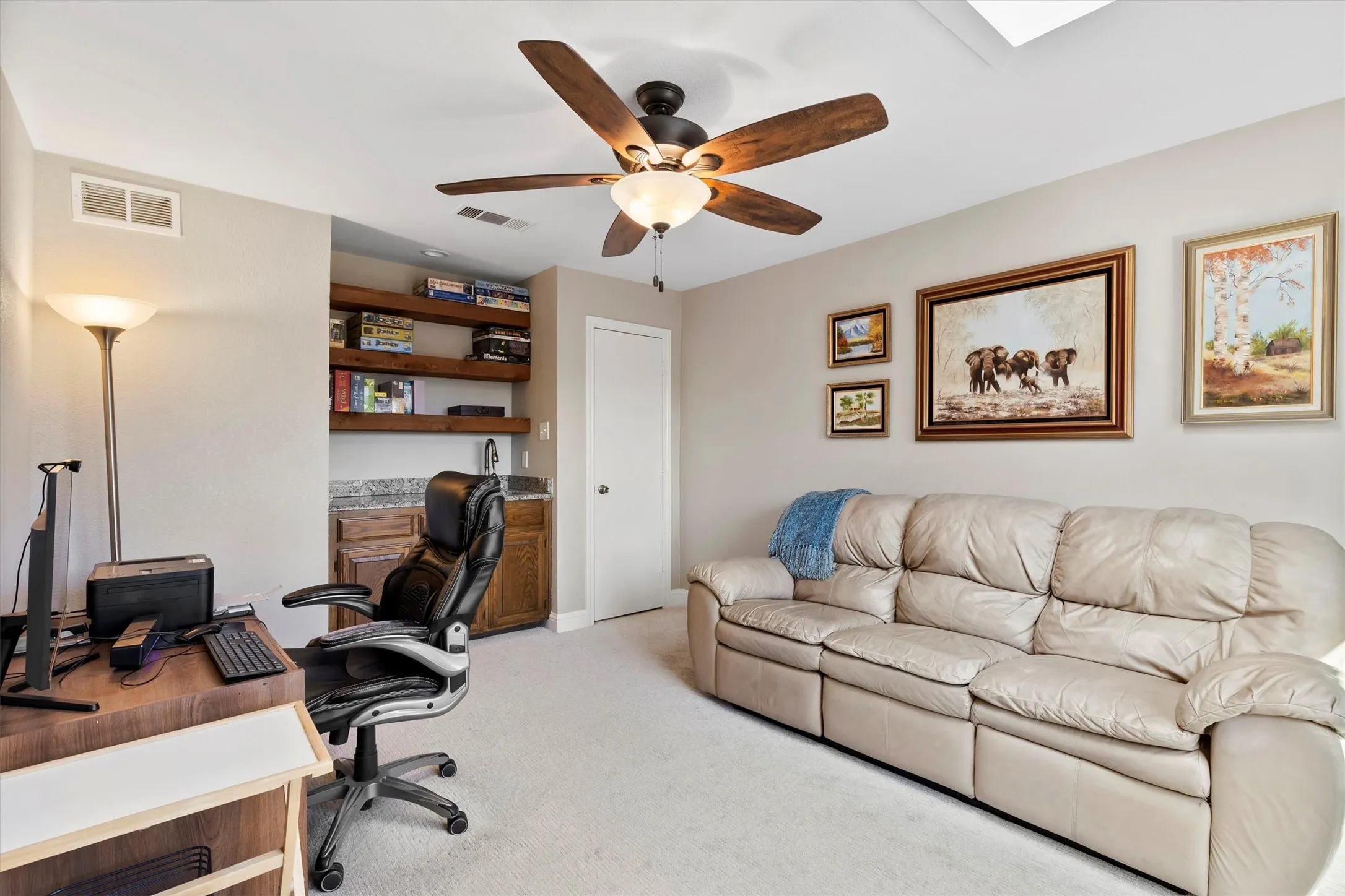 Townhouse For Sale in Dallas County , 8350 Southmeadow Circle, Dallas, Texas 75231, 2 Bedroom, 2 Bathroom, 2 Garage spaces, 1,780 Sqft, built in 1978, mls#21264405, Real Estate Agent in Dallas, Homes For Sale in Dallas county, Homes For Sale in Dallas, Realtor in Dallas Texas, Real Estate Brokerage Independent Realty Texas, Luminita Cordes Realtor
