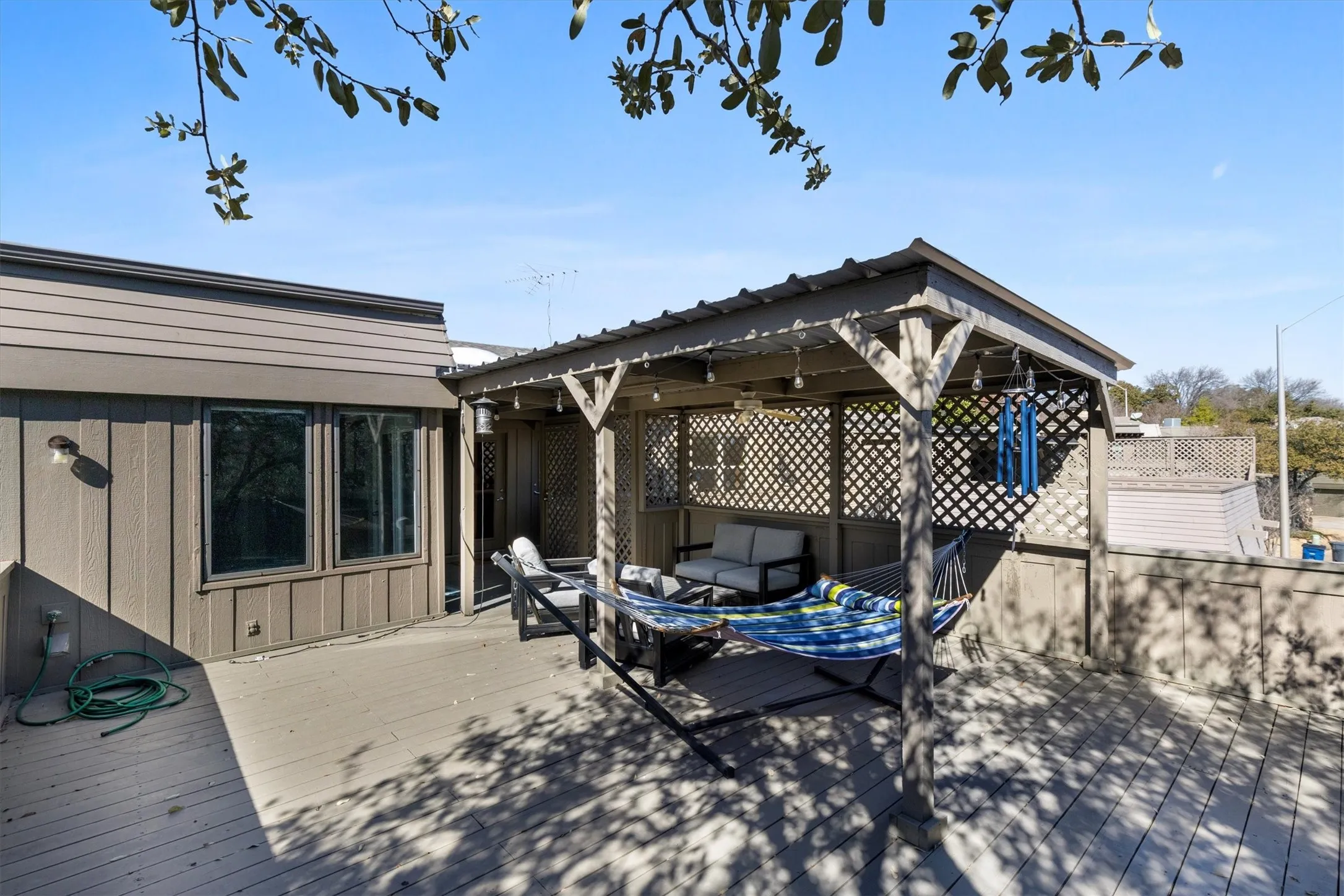Townhouse For Sale in Dallas County , 8350 Southmeadow Circle, Dallas, Texas 75231, 2 Bedroom, 2 Bathroom, 2 Garage spaces, 1,780 Sqft, built in 1978, mls#21264405, Real Estate Agent in Dallas, Homes For Sale in Dallas county, Homes For Sale in Dallas, Realtor in Dallas Texas, Real Estate Brokerage Independent Realty Texas, Luminita Cordes Realtor