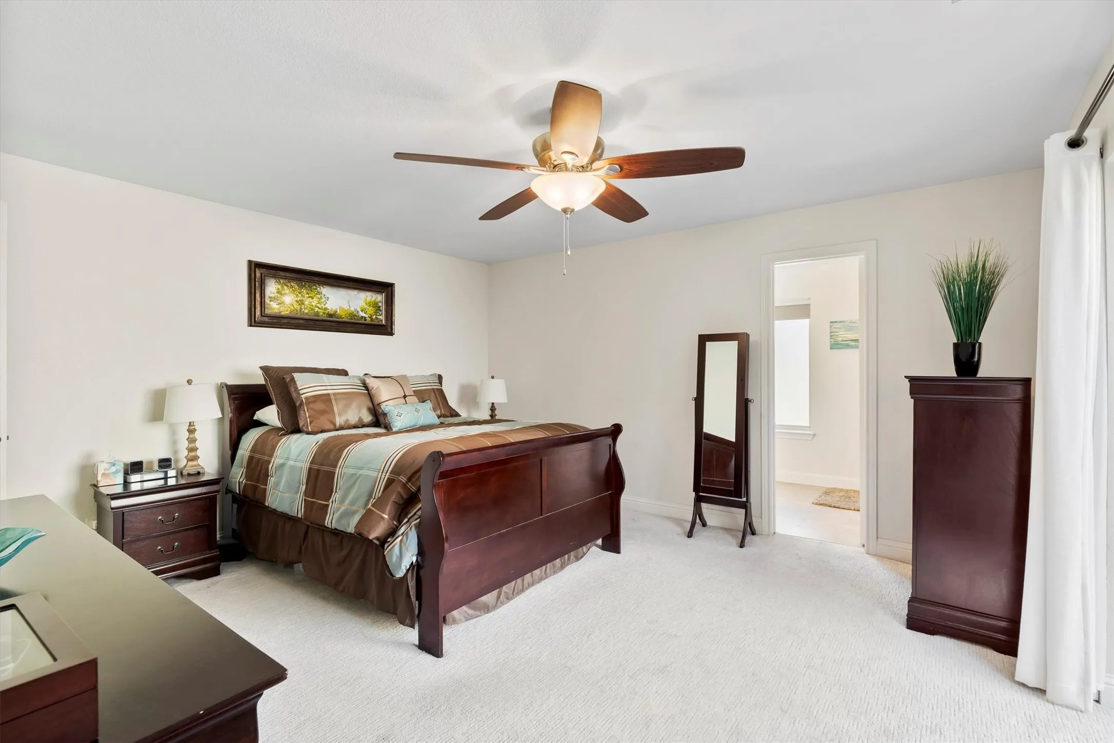 Townhouse For Sale in Dallas County , 8350 Southmeadow Circle, Dallas, Texas 75231, 2 Bedroom, 2 Bathroom, 2 Garage spaces, 1,780 Sqft, built in 1978, mls#21264405, Real Estate Agent in Dallas, Homes For Sale in Dallas county, Homes For Sale in Dallas, Realtor in Dallas Texas, Real Estate Brokerage Independent Realty Texas, Luminita Cordes Realtor