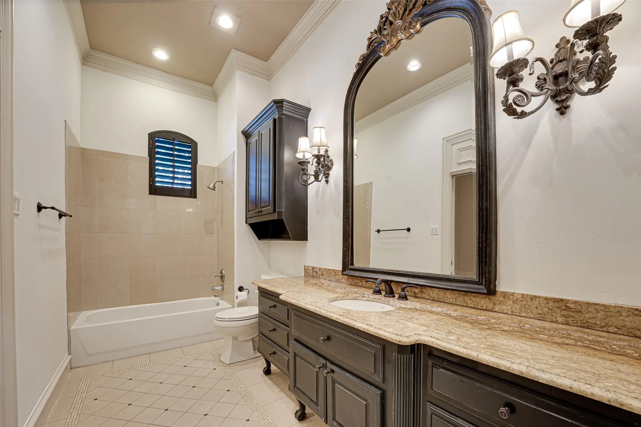 Single Family Residence For Rent in Collin County , 5004 Castle Creek Court, Plano, Texas 75093, 6 Bedroom, 5 Bathroom, 3 Garage spaces, 6,065 Sqft, built in 2001, mls#21266817, Real Estate Agent in Plano, Homes For Rent in Collin county, Homes For Rent in Plano, Realtor in Plano Texas, Real Estate Brokerage Independent Realty Texas, Luminita Cordes Realtor