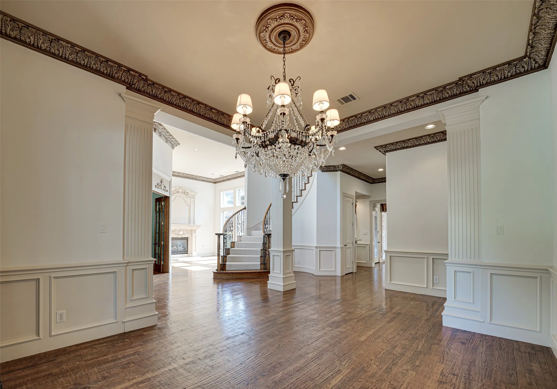 Single Family Residence For Rent in Collin County , 5004 Castle Creek Court, Plano, Texas 75093, 6 Bedroom, 5 Bathroom, 3 Garage spaces, 6,065 Sqft, built in 2001, mls#21266817, Real Estate Agent in Plano, Homes For Rent in Collin county, Homes For Rent in Plano, Realtor in Plano Texas, Real Estate Brokerage Independent Realty Texas, Luminita Cordes Realtor