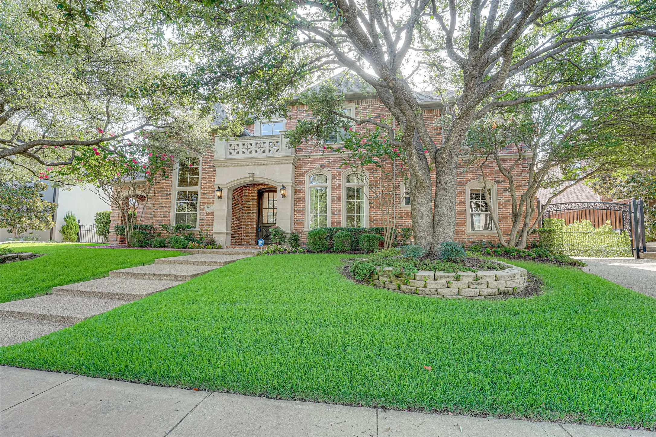 Single Family Residence For Rent in Collin County , 5004 Castle Creek Court, Plano, Texas 75093, 6 Bedroom, 5 Bathroom, 3 Garage spaces, 6,065 Sqft, built in 2001, mls#21266817, Real Estate Agent in Plano, Homes For Rent in Collin county, Homes For Rent in Plano, Realtor in Plano Texas, Real Estate Brokerage Independent Realty Texas, Luminita Cordes Realtor