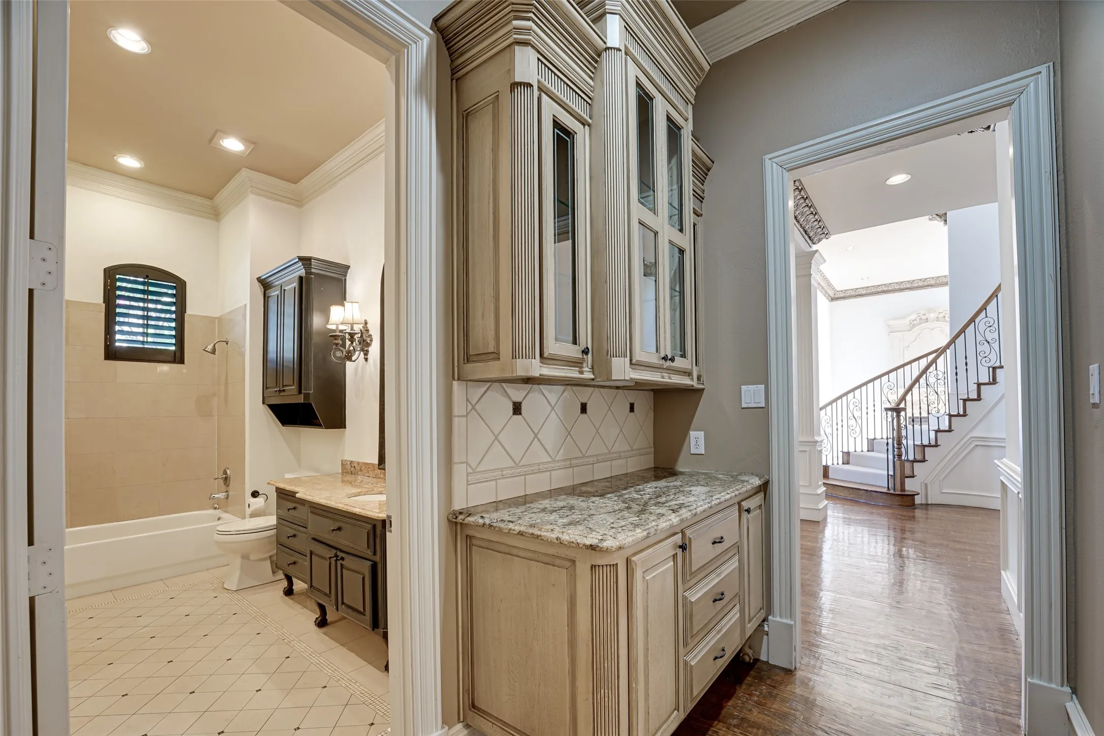 Single Family Residence For Rent in Collin County , 5004 Castle Creek Court, Plano, Texas 75093, 6 Bedroom, 5 Bathroom, 3 Garage spaces, 6,065 Sqft, built in 2001, mls#21266817, Real Estate Agent in Plano, Homes For Rent in Collin county, Homes For Rent in Plano, Realtor in Plano Texas, Real Estate Brokerage Independent Realty Texas, Luminita Cordes Realtor