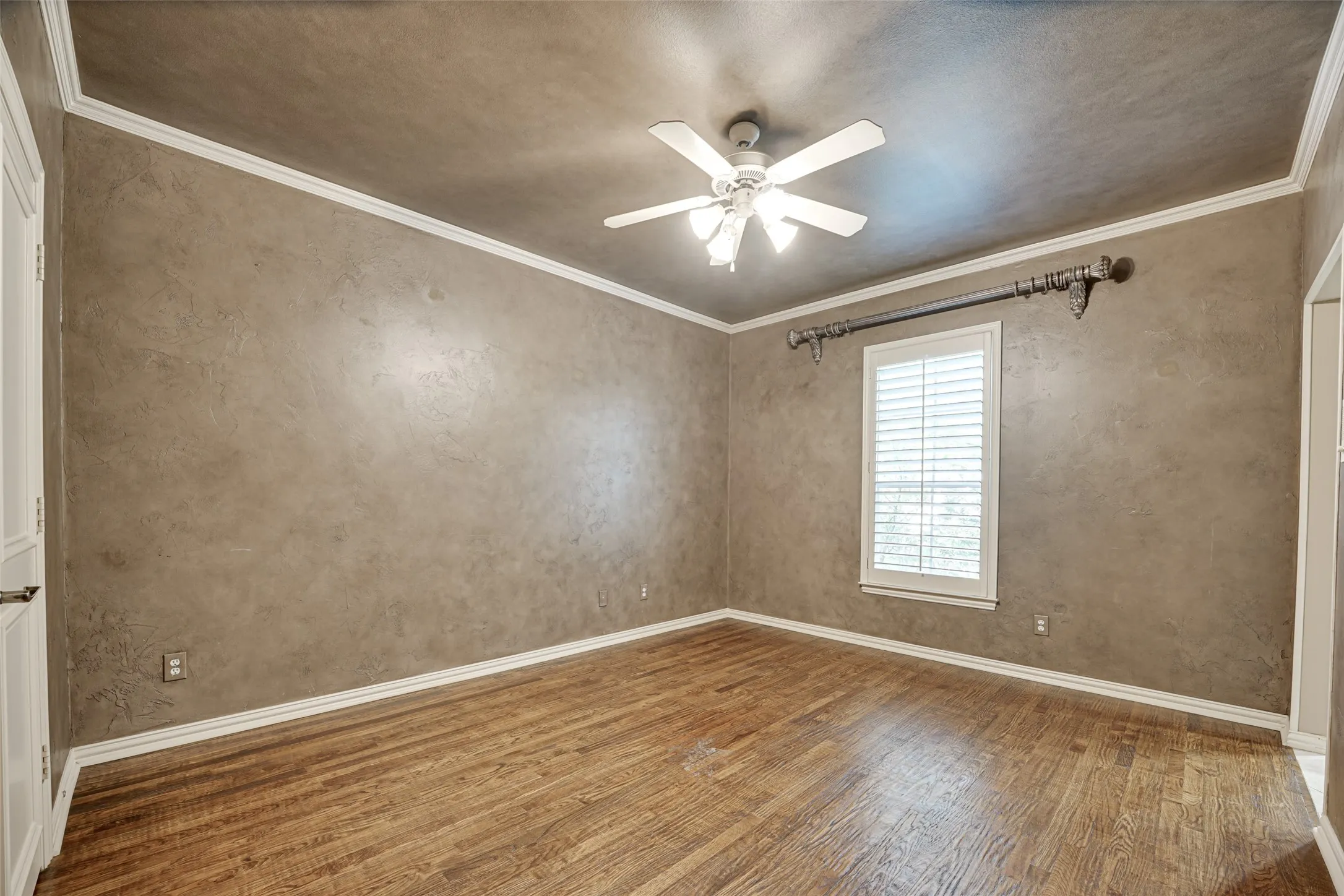 Single Family Residence For Rent in Collin County , 5004 Castle Creek Court, Plano, Texas 75093, 6 Bedroom, 5 Bathroom, 3 Garage spaces, 6,065 Sqft, built in 2001, mls#21266817, Real Estate Agent in Plano, Homes For Rent in Collin county, Homes For Rent in Plano, Realtor in Plano Texas, Real Estate Brokerage Independent Realty Texas, Luminita Cordes Realtor