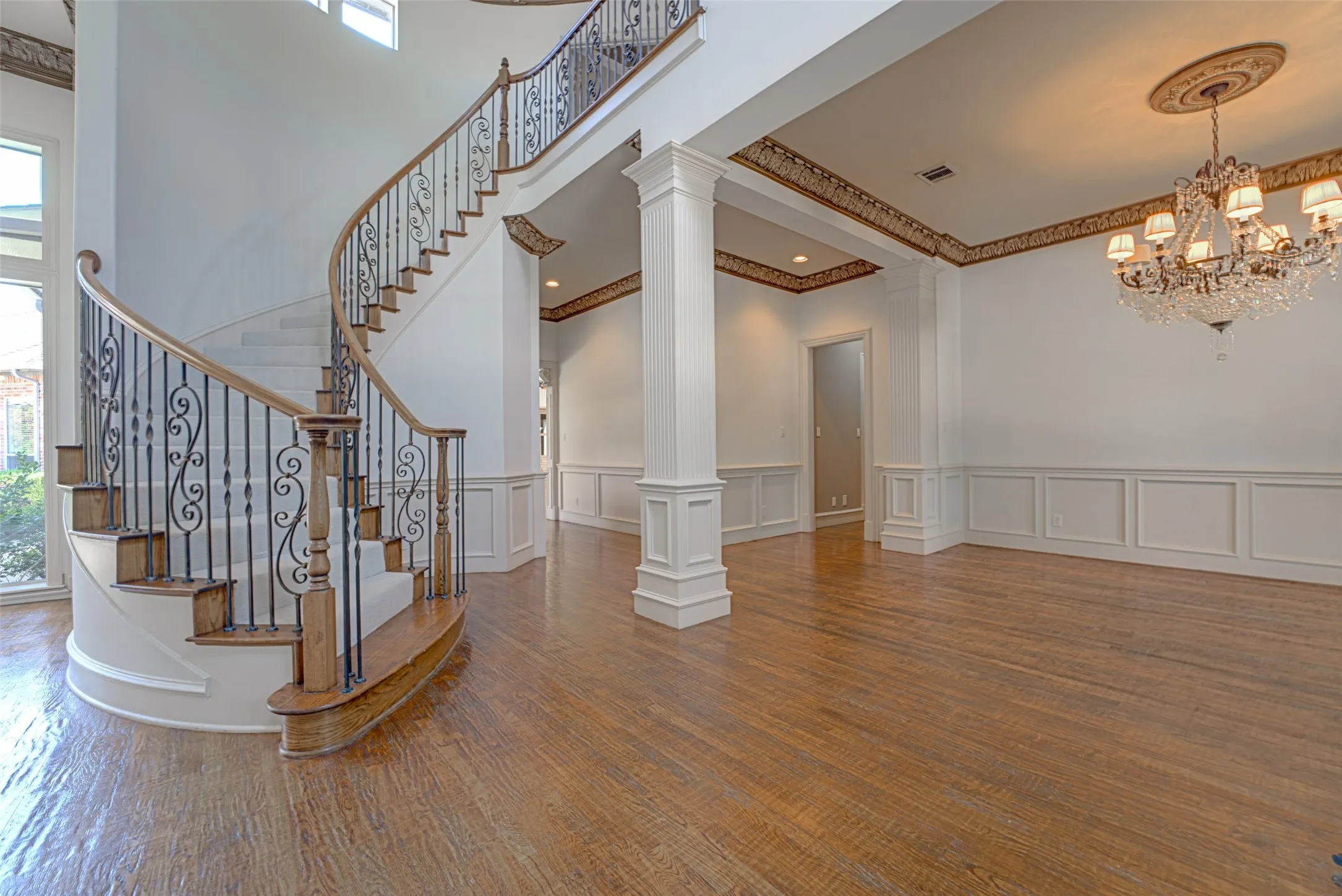 Single Family Residence For Rent in Collin County , 5004 Castle Creek Court, Plano, Texas 75093, 6 Bedroom, 5 Bathroom, 3 Garage spaces, 6,065 Sqft, built in 2001, mls#21266817, Real Estate Agent in Plano, Homes For Rent in Collin county, Homes For Rent in Plano, Realtor in Plano Texas, Real Estate Brokerage Independent Realty Texas, Luminita Cordes Realtor