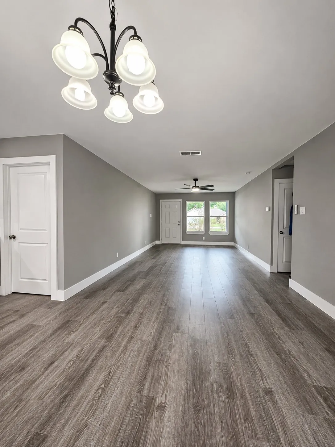 Single Family Residence For Sale in Kaufman County , 106 N 4th Street, Crandall, Texas 75114, 3 Bedroom, 2 Bathroom, Garage spaces, 1,100 Sqft, built in 1984, mls#21267168, Real Estate Agent in Crandall, Homes For Sale in Kaufman county, Homes For Sale in Crandall, Realtor in Crandall Texas, Real Estate Brokerage Independent Realty Texas, Luminita Cordes Realtor