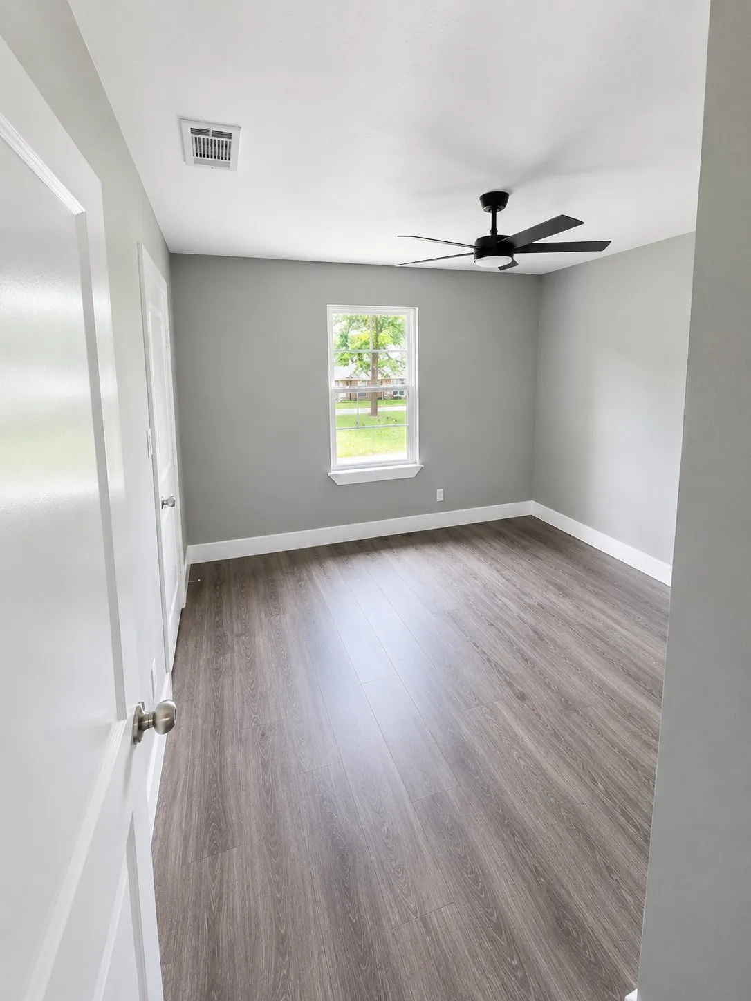 Single Family Residence For Sale in Kaufman County , 106 N 4th Street, Crandall, Texas 75114, 3 Bedroom, 2 Bathroom, Garage spaces, 1,100 Sqft, built in 1984, mls#21267168, Real Estate Agent in Crandall, Homes For Sale in Kaufman county, Homes For Sale in Crandall, Realtor in Crandall Texas, Real Estate Brokerage Independent Realty Texas, Luminita Cordes Realtor