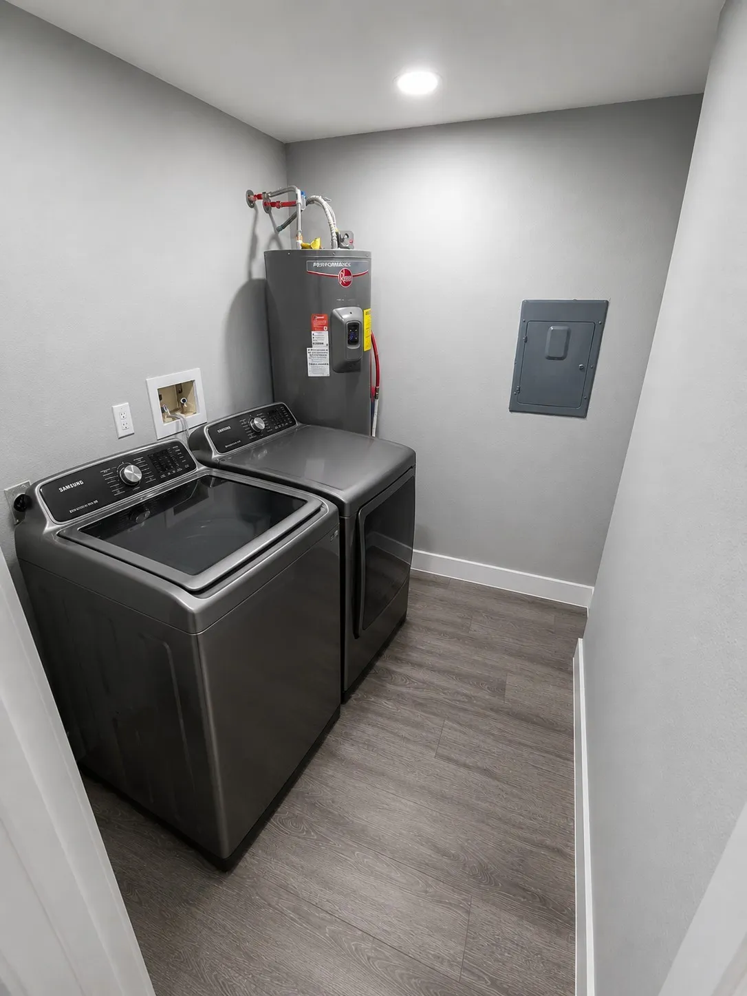 Laundry Virtually staged