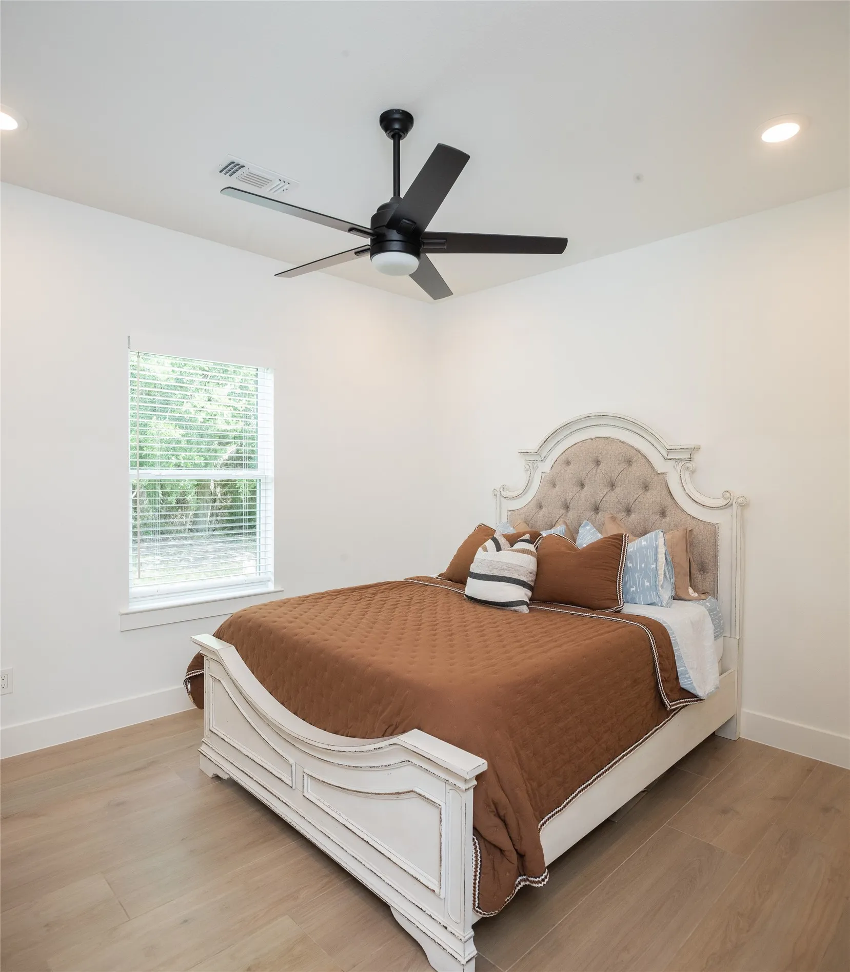 Single Family Residence For Sale in Collin County , 2900 Deer Run Trail, Farmersville, Texas 75442, 5 Bedroom, 4 Bathroom, 6 Garage spaces, 5,692 Sqft, built in 2023, mls#21232802, Real Estate Agent in Farmersville, Homes For Sale in Collin county, Homes For Sale in Farmersville, Realtor in Farmersville Texas, Real Estate Brokerage Independent Realty Texas, Luminita Cordes Realtor