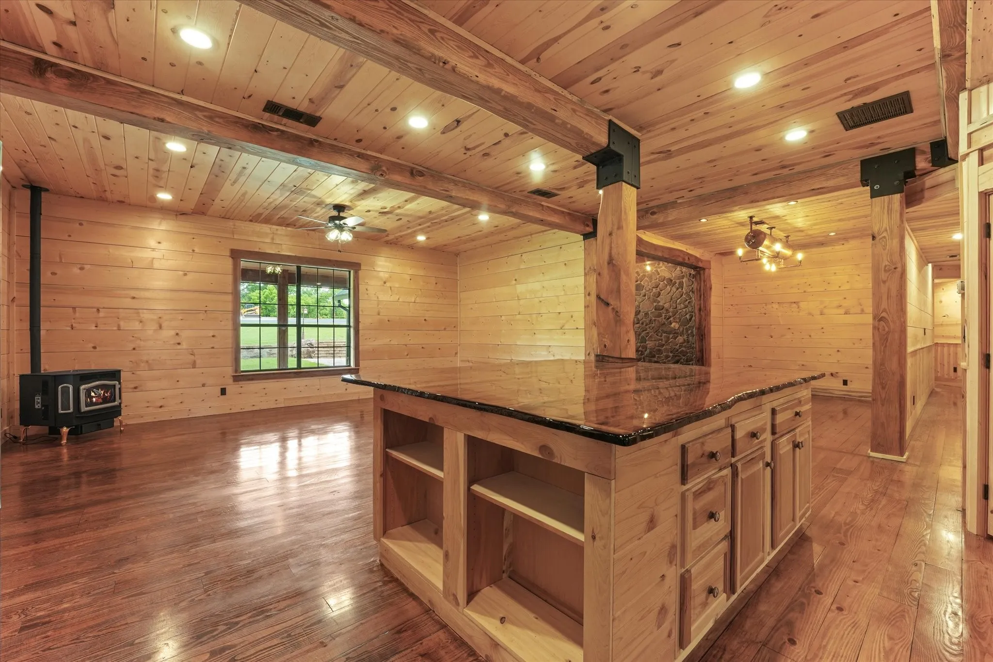 Single Family Residence For Sale in Collin County , 7101 County Road 1037, Blue Ridge, Texas 75424, 3 Bedrooms, 5 Bathrooms, 3 Garage spaces, 4,000 Sqft, built in 2004, Price $3,200,000, mls#21267276, Real Estate Agent in Blue Ridge, Homes For Sale in Collin county, Homes For Sale in Blue Ridge, Realtor in Blue Ridge Texas, Real Estate Brokerage Independent Realty Texas, Luminita Cordes Realtor