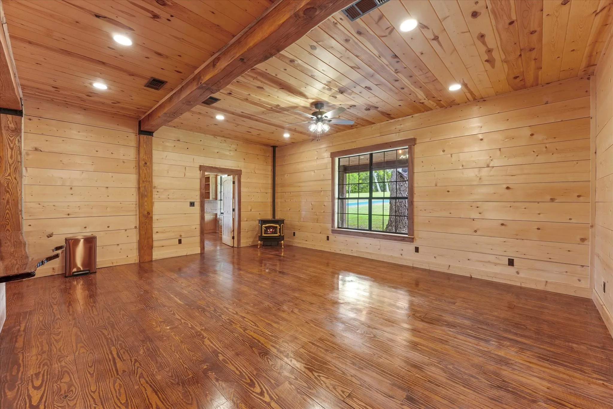 Single Family Residence For Sale in Collin County , 7101 County Road 1037, Blue Ridge, Texas 75424, 3 Bedrooms, 5 Bathrooms, 3 Garage spaces, 4,000 Sqft, built in 2004, Price $3,200,000, mls#21267276, Real Estate Agent in Blue Ridge, Homes For Sale in Collin county, Homes For Sale in Blue Ridge, Realtor in Blue Ridge Texas, Real Estate Brokerage Independent Realty Texas, Luminita Cordes Realtor
