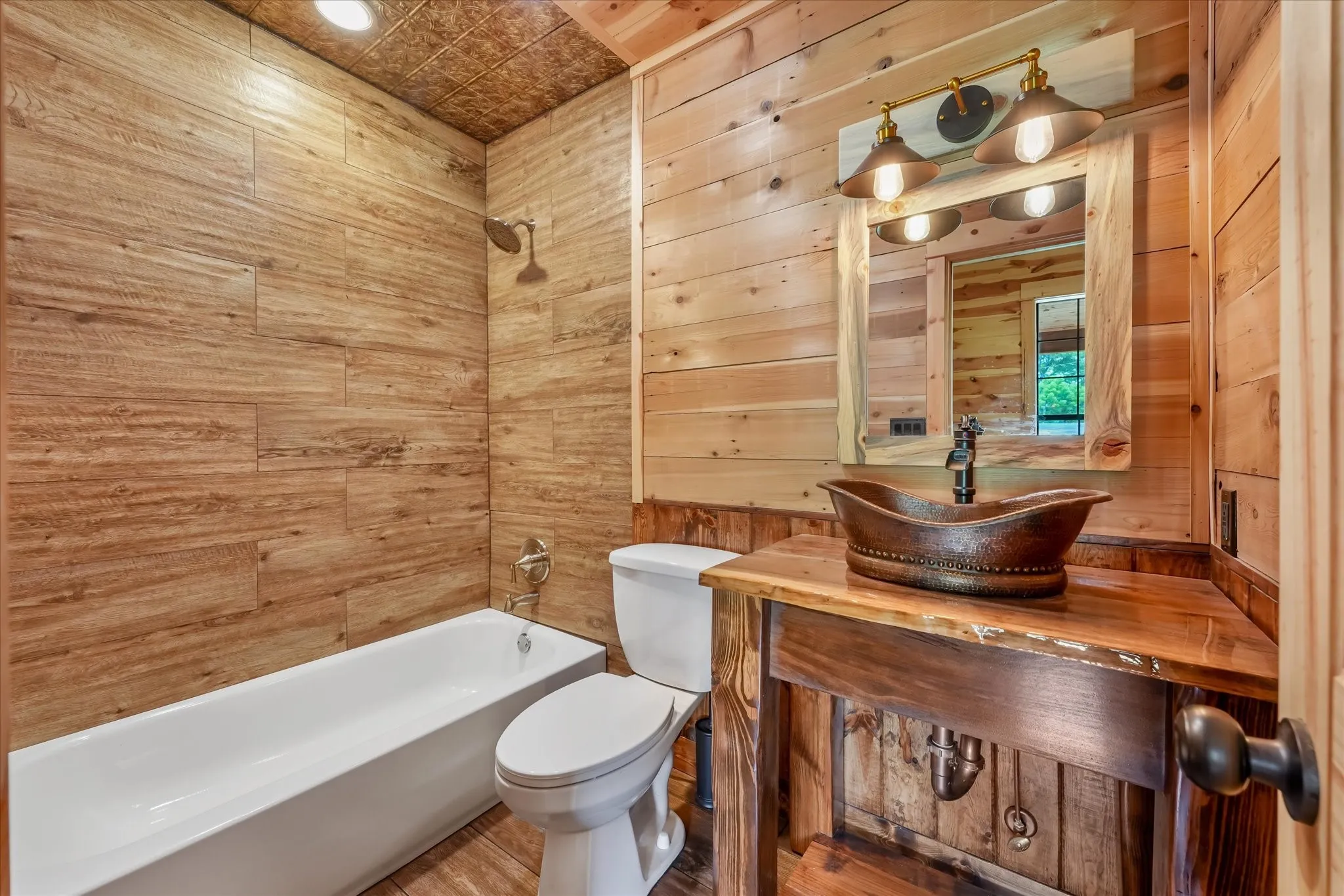 Single Family Residence For Sale in Collin County , 7101 County Road 1037, Blue Ridge, Texas 75424, 3 Bedrooms, 5 Bathrooms, 3 Garage spaces, 4,000 Sqft, built in 2004, Price $3,200,000, mls#21267276, Real Estate Agent in Blue Ridge, Homes For Sale in Collin county, Homes For Sale in Blue Ridge, Realtor in Blue Ridge Texas, Real Estate Brokerage Independent Realty Texas, Luminita Cordes Realtor
