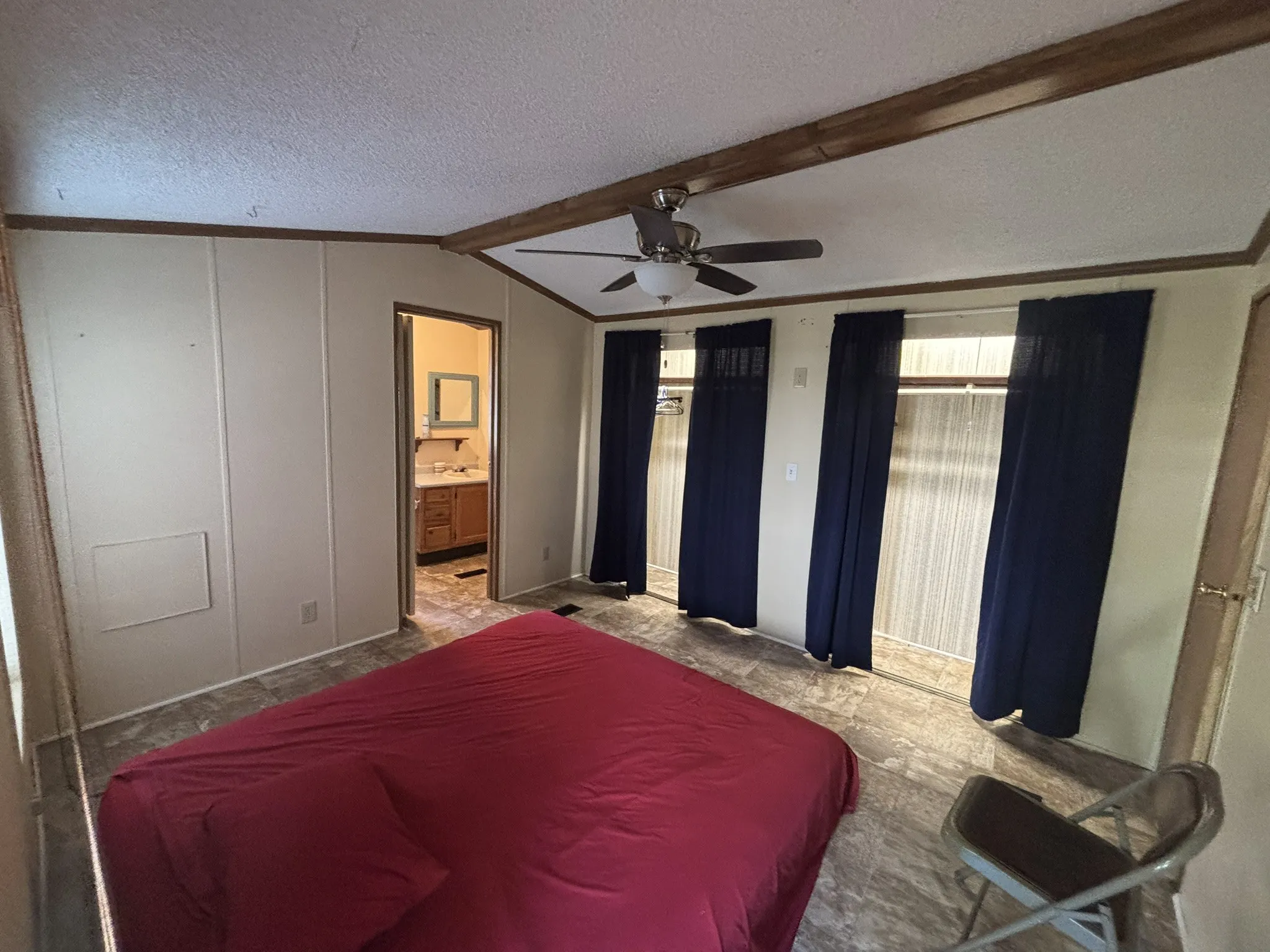 Mobile Home For Sale in Montague County , 306 Oak Street, Nocona, Texas 76255, 2 Bedroom, 2 Bathroom, 1 Garage spaces, 1,144 Sqft, built in 1987, mls#21254901, Real Estate Agent in Nocona, Homes For Sale in Montague county, Homes For Sale in Nocona, Realtor in Nocona Texas, Real Estate Brokerage Independent Realty Texas, Luminita Cordes Realtor