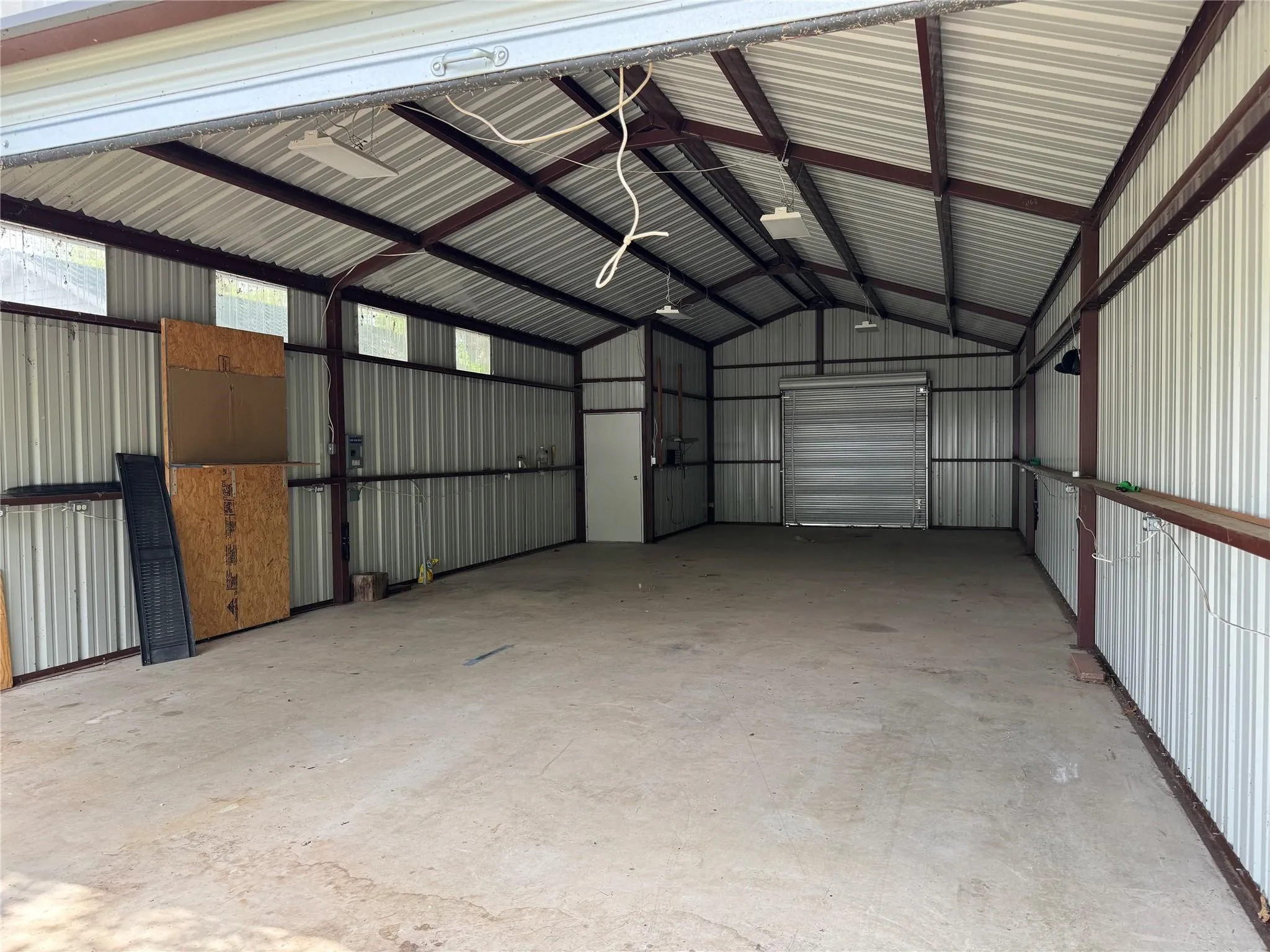 Mobile Home For Sale in Montague County , 306 Oak Street, Nocona, Texas 76255, 2 Bedroom, 2 Bathroom, 1 Garage spaces, 1,144 Sqft, built in 1987, mls#21254901, Real Estate Agent in Nocona, Homes For Sale in Montague county, Homes For Sale in Nocona, Realtor in Nocona Texas, Real Estate Brokerage Independent Realty Texas, Luminita Cordes Realtor