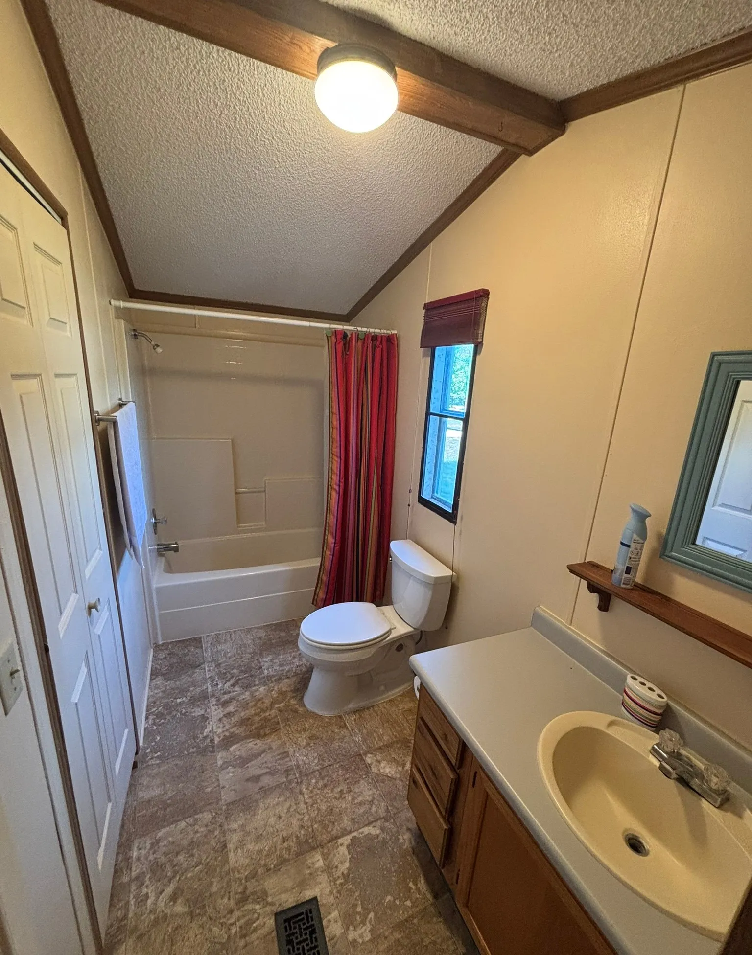 Mobile Home For Sale in Montague County , 306 Oak Street, Nocona, Texas 76255, 2 Bedroom, 2 Bathroom, 1 Garage spaces, 1,144 Sqft, built in 1987, mls#21254901, Real Estate Agent in Nocona, Homes For Sale in Montague county, Homes For Sale in Nocona, Realtor in Nocona Texas, Real Estate Brokerage Independent Realty Texas, Luminita Cordes Realtor