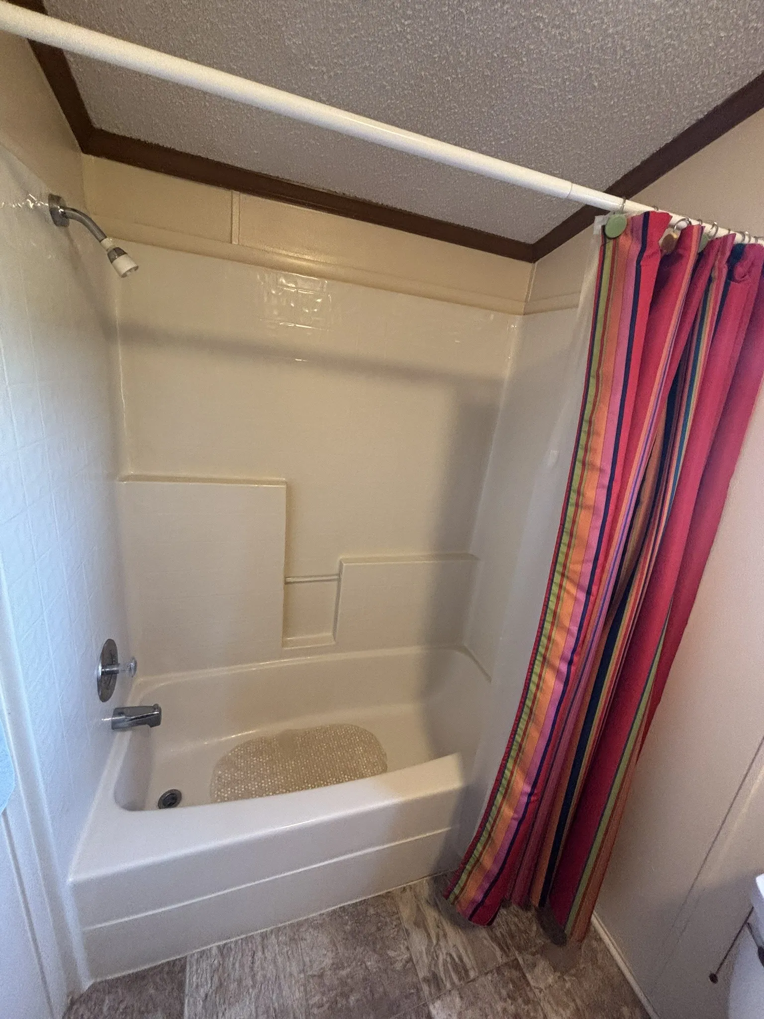 Mobile Home For Sale in Montague County , 306 Oak Street, Nocona, Texas 76255, 2 Bedroom, 2 Bathroom, 1 Garage spaces, 1,144 Sqft, built in 1987, mls#21254901, Real Estate Agent in Nocona, Homes For Sale in Montague county, Homes For Sale in Nocona, Realtor in Nocona Texas, Real Estate Brokerage Independent Realty Texas, Luminita Cordes Realtor