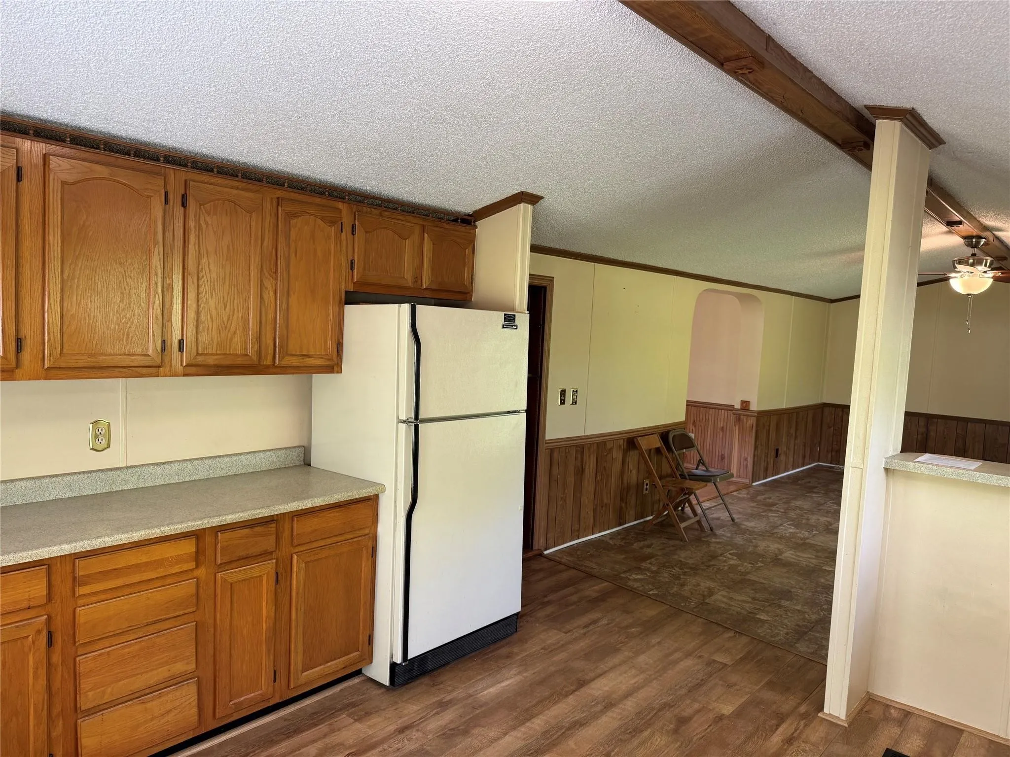 Mobile Home For Sale in Montague County , 306 Oak Street, Nocona, Texas 76255, 2 Bedroom, 2 Bathroom, 1 Garage spaces, 1,144 Sqft, built in 1987, mls#21254901, Real Estate Agent in Nocona, Homes For Sale in Montague county, Homes For Sale in Nocona, Realtor in Nocona Texas, Real Estate Brokerage Independent Realty Texas, Luminita Cordes Realtor