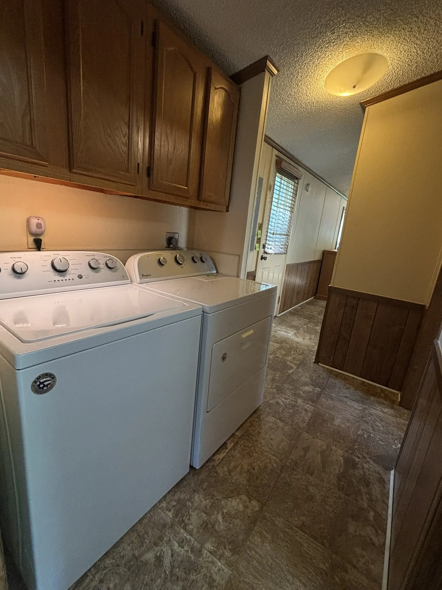Mobile Home For Sale in Montague County , 306 Oak Street, Nocona, Texas 76255, 2 Bedroom, 2 Bathroom, 1 Garage spaces, 1,144 Sqft, built in 1987, mls#21254901, Real Estate Agent in Nocona, Homes For Sale in Montague county, Homes For Sale in Nocona, Realtor in Nocona Texas, Real Estate Brokerage Independent Realty Texas, Luminita Cordes Realtor