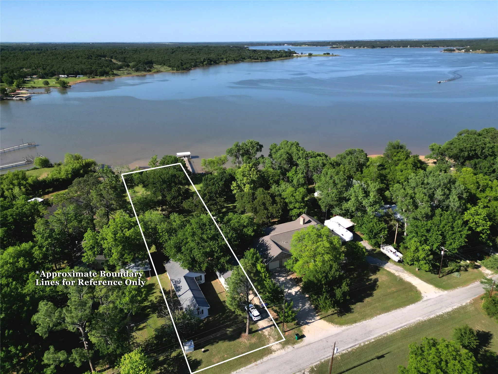 Mobile Home For Sale in Montague County , 306 Oak Street, Nocona, Texas 76255, 2 Bedroom, 2 Bathroom, 1 Garage spaces, 1,144 Sqft, built in 1987, mls#21254901, Real Estate Agent in Nocona, Homes For Sale in Montague county, Homes For Sale in Nocona, Realtor in Nocona Texas, Real Estate Brokerage Independent Realty Texas, Luminita Cordes Realtor