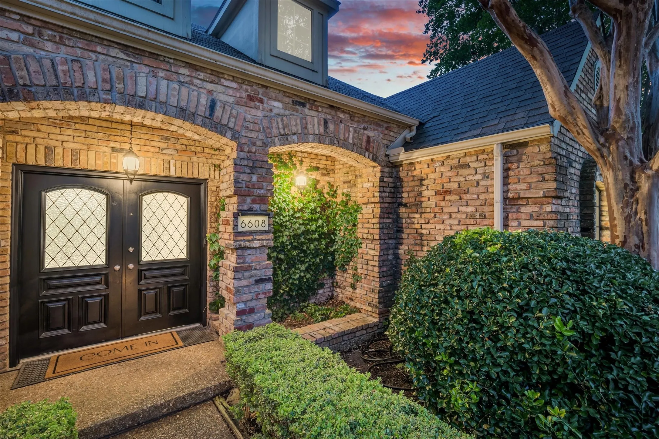 Single Family Residence For Sale in Collin County , 6608 Camille Avenue, Dallas, Texas 75252, 3 Bedroom, 2 Bathroom, 2 Garage spaces, 2,582 Sqft, built in 1982, mls#21266091, Real Estate Agent in Dallas, Homes For Sale in Collin county, Homes For Sale in Dallas, Realtor in Dallas Texas, Real Estate Brokerage Independent Realty Texas, Luminita Cordes Realtor
