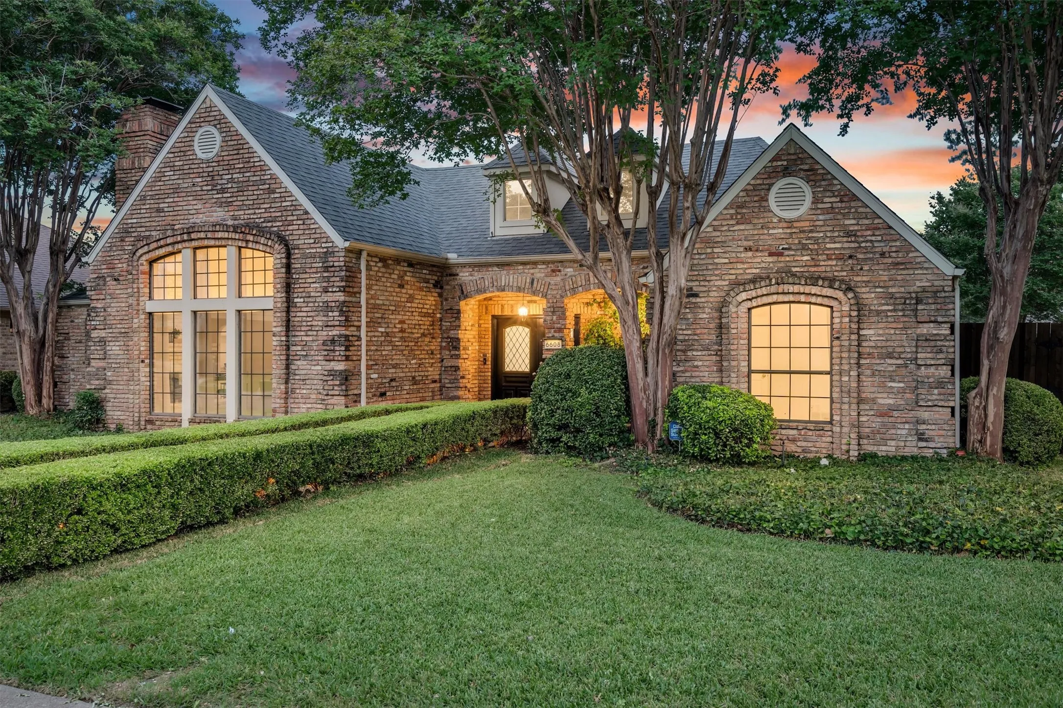 Single Family Residence For Sale in Collin County , 6608 Camille Avenue, Dallas, Texas 75252, 3 Bedroom, 2 Bathroom, 2 Garage spaces, 2,582 Sqft, built in 1982, mls#21266091, Real Estate Agent in Dallas, Homes For Sale in Collin county, Homes For Sale in Dallas, Realtor in Dallas Texas, Real Estate Brokerage Independent Realty Texas, Luminita Cordes Realtor