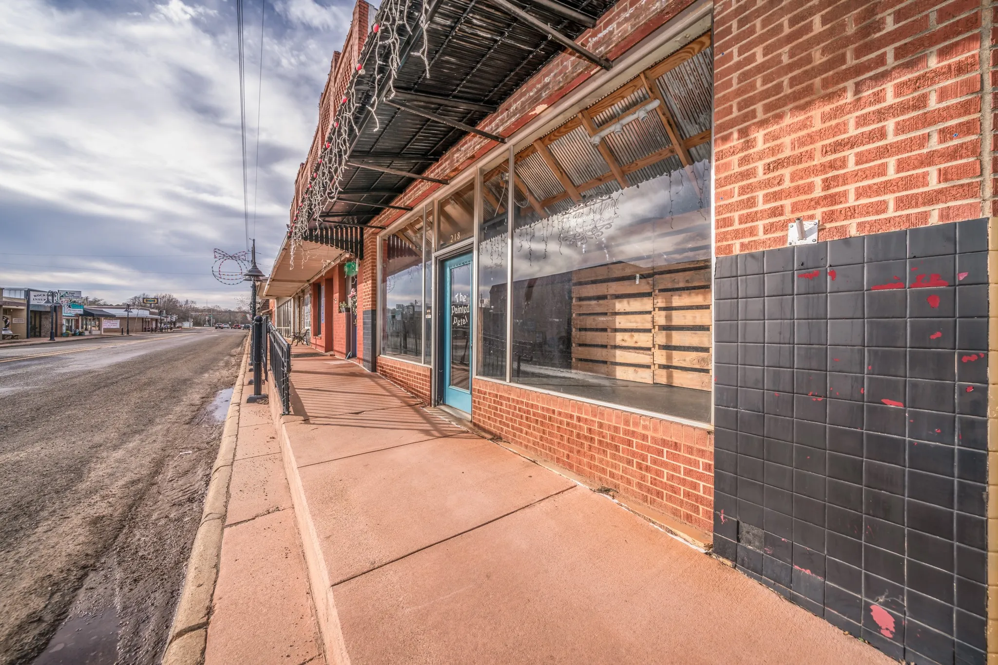 Retail For Sale in Cass County , 218 East First, Hughes Springs, Texas 75656, 0, 0, Garage spaces, 0 Sqft, built in 1910, Price $179,000, mls#21267320, Real Estate Agent in Hughes Springs, Homes For Sale in Cass county, Homes For Sale in Hughes Springs, Realtor in Hughes Springs Texas, Real Estate Brokerage Independent Realty Texas, Luminita Cordes Realtor
