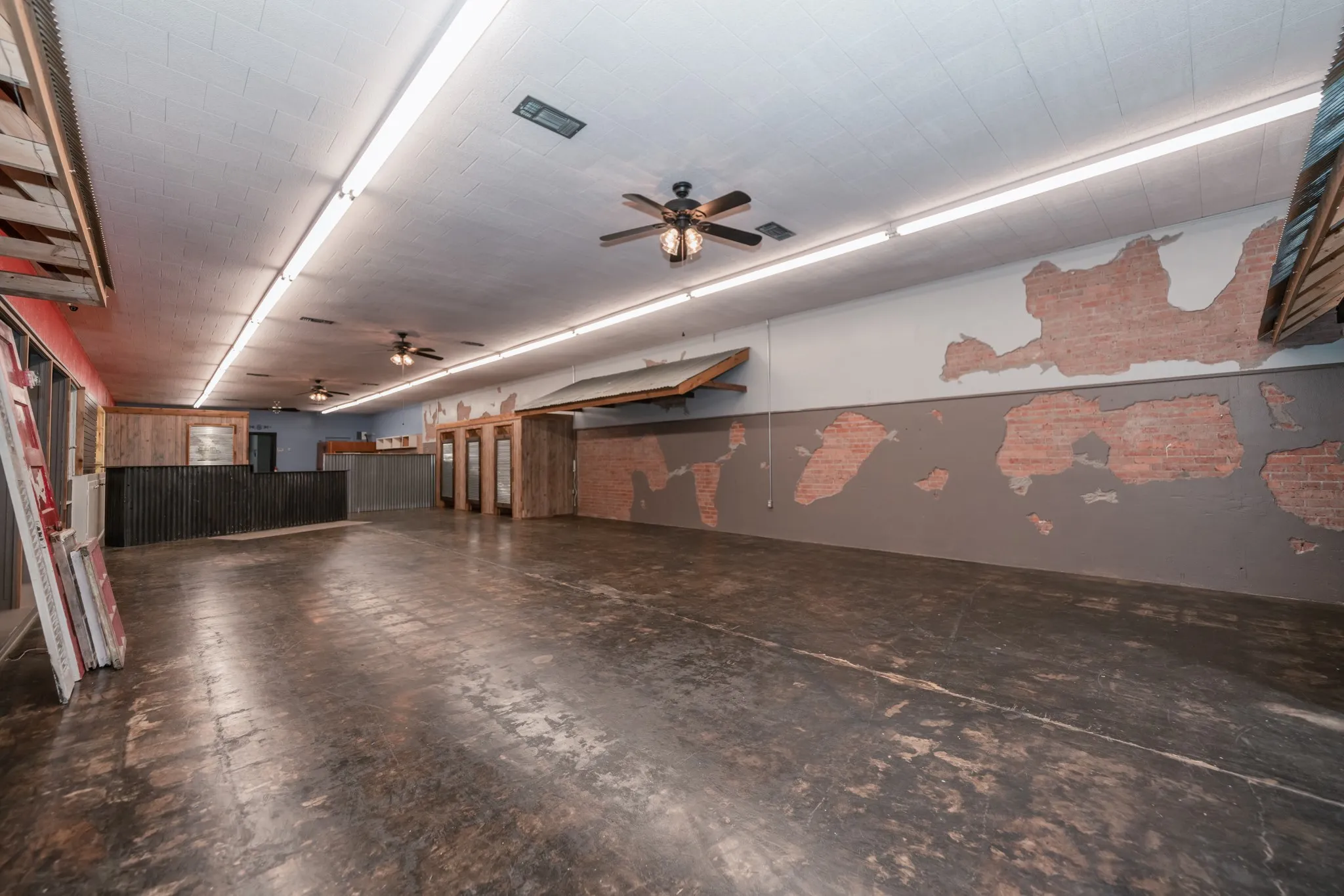 Retail For Sale in Cass County , 218 East First, Hughes Springs, Texas 75656, 0, 0, Garage spaces, 0 Sqft, built in 1910, Price $179,000, mls#21267320, Real Estate Agent in Hughes Springs, Homes For Sale in Cass county, Homes For Sale in Hughes Springs, Realtor in Hughes Springs Texas, Real Estate Brokerage Independent Realty Texas, Luminita Cordes Realtor