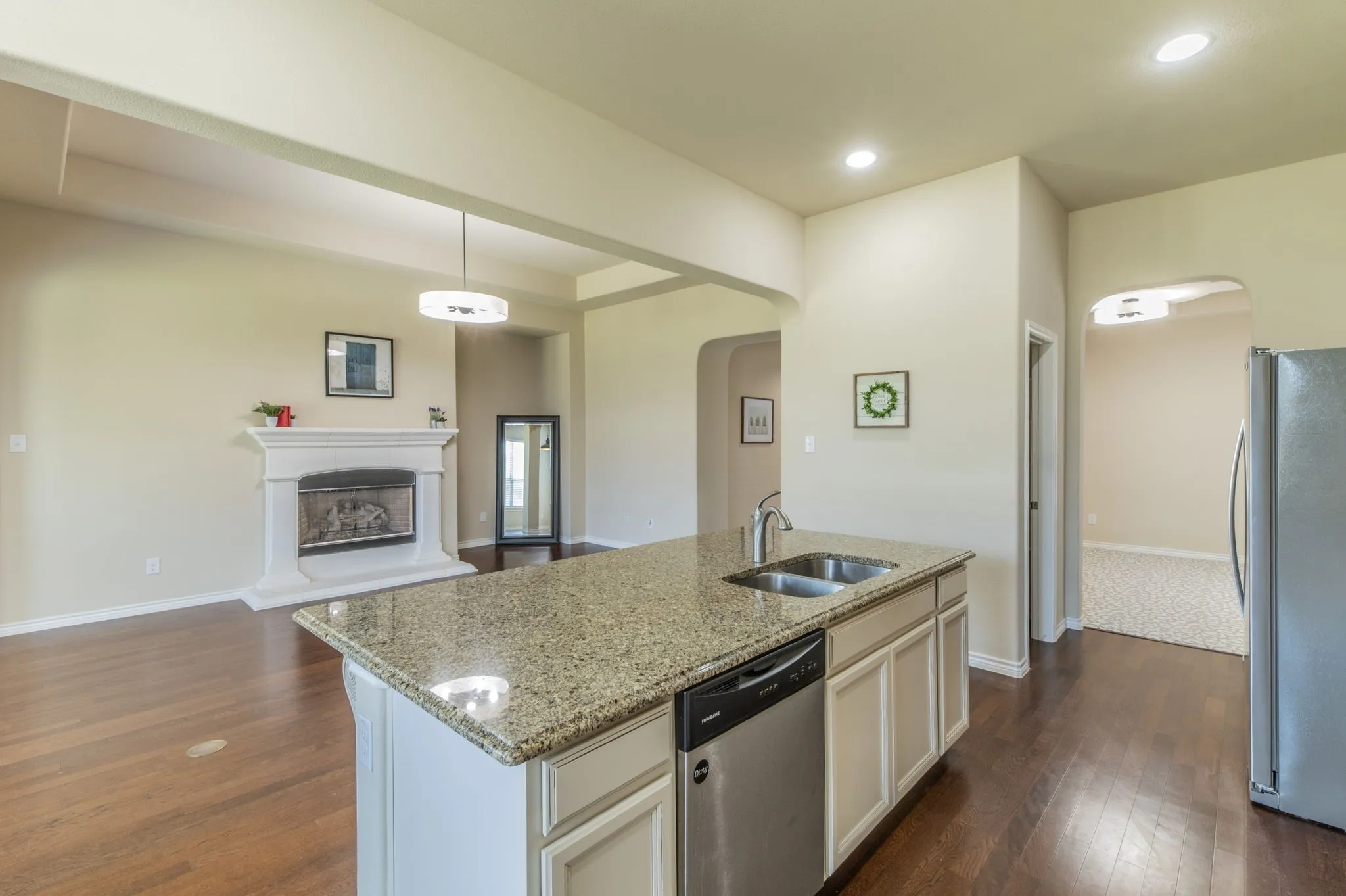 Kitchen island with sink, dishwasher and room for 4 bar stools