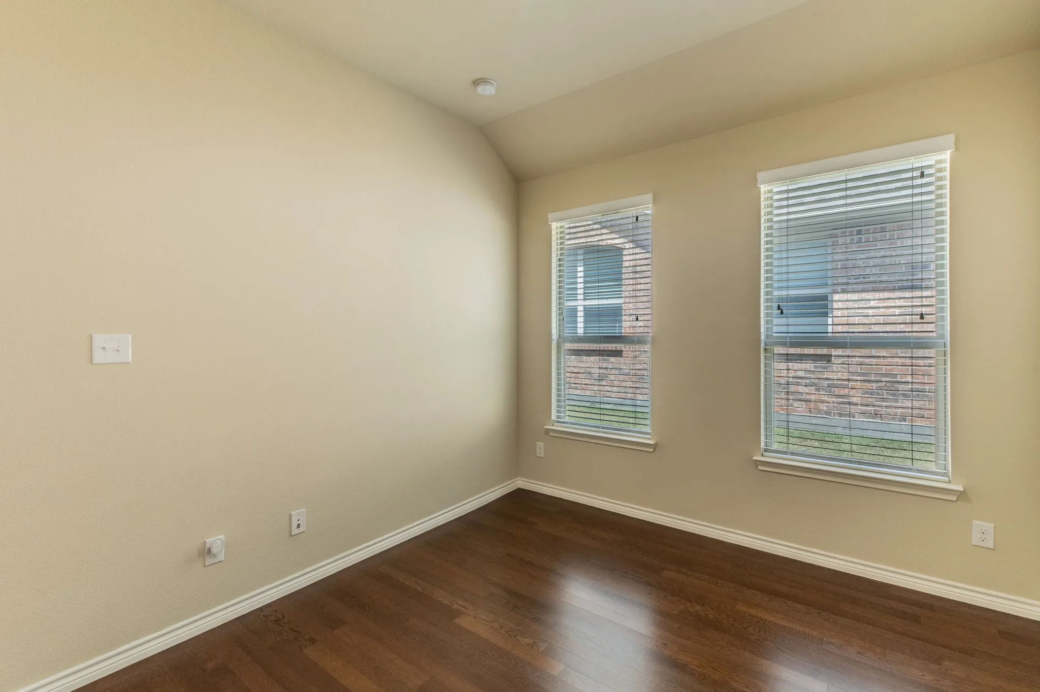 3rd bedroom / office / flex use space