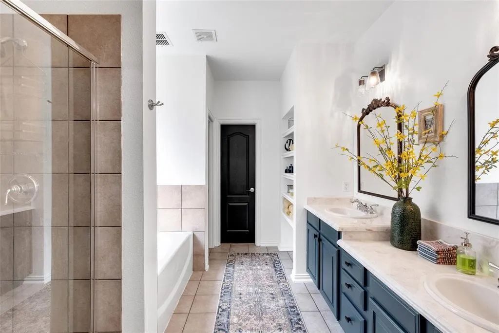 Single Family Residence For Rent in Denton County , 3332 Munstead Trail, Frisco, Texas 75033, 4 Bedroom, 3 Bathroom, 2 Garage spaces, 1,843 Sqft, built in 2004, mls#21267333, Real Estate Agent in Frisco, Homes For Rent in Denton county, Homes For Rent in Frisco, Realtor in Frisco Texas, Real Estate Brokerage Independent Realty Texas, Luminita Cordes Realtor