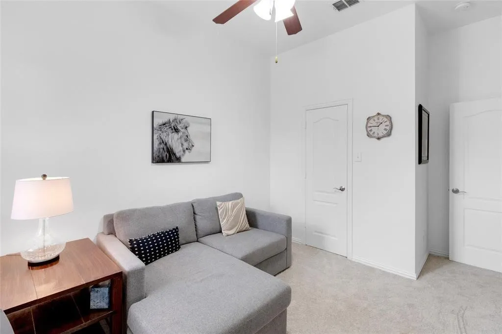 Single Family Residence For Rent in Denton County , 3332 Munstead Trail, Frisco, Texas 75033, 4 Bedroom, 3 Bathroom, 2 Garage spaces, 1,843 Sqft, built in 2004, mls#21267333, Real Estate Agent in Frisco, Homes For Rent in Denton county, Homes For Rent in Frisco, Realtor in Frisco Texas, Real Estate Brokerage Independent Realty Texas, Luminita Cordes Realtor