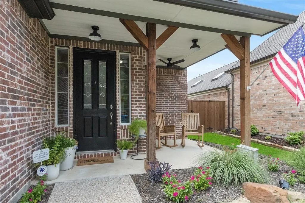 Single Family Residence For Rent in Denton County , 3332 Munstead Trail, Frisco, Texas 75033, 4 Bedroom, 3 Bathroom, 2 Garage spaces, 1,843 Sqft, built in 2004, mls#21267333, Real Estate Agent in Frisco, Homes For Rent in Denton county, Homes For Rent in Frisco, Realtor in Frisco Texas, Real Estate Brokerage Independent Realty Texas, Luminita Cordes Realtor