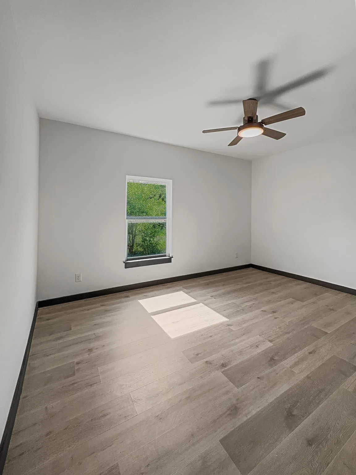 Single Family Residence For Sale in Hunt County , 3603 Mcdougal Street, Greenville, Texas 75401, 5 Bedroom, 2 Bathroom, Garage spaces, 1,472 Sqft, built in 1950, mls#21264353, Real Estate Agent in Greenville, Homes For Sale in Hunt county, Homes For Sale in Greenville, Realtor in Greenville Texas, Real Estate Brokerage Independent Realty Texas, Luminita Cordes Realtor