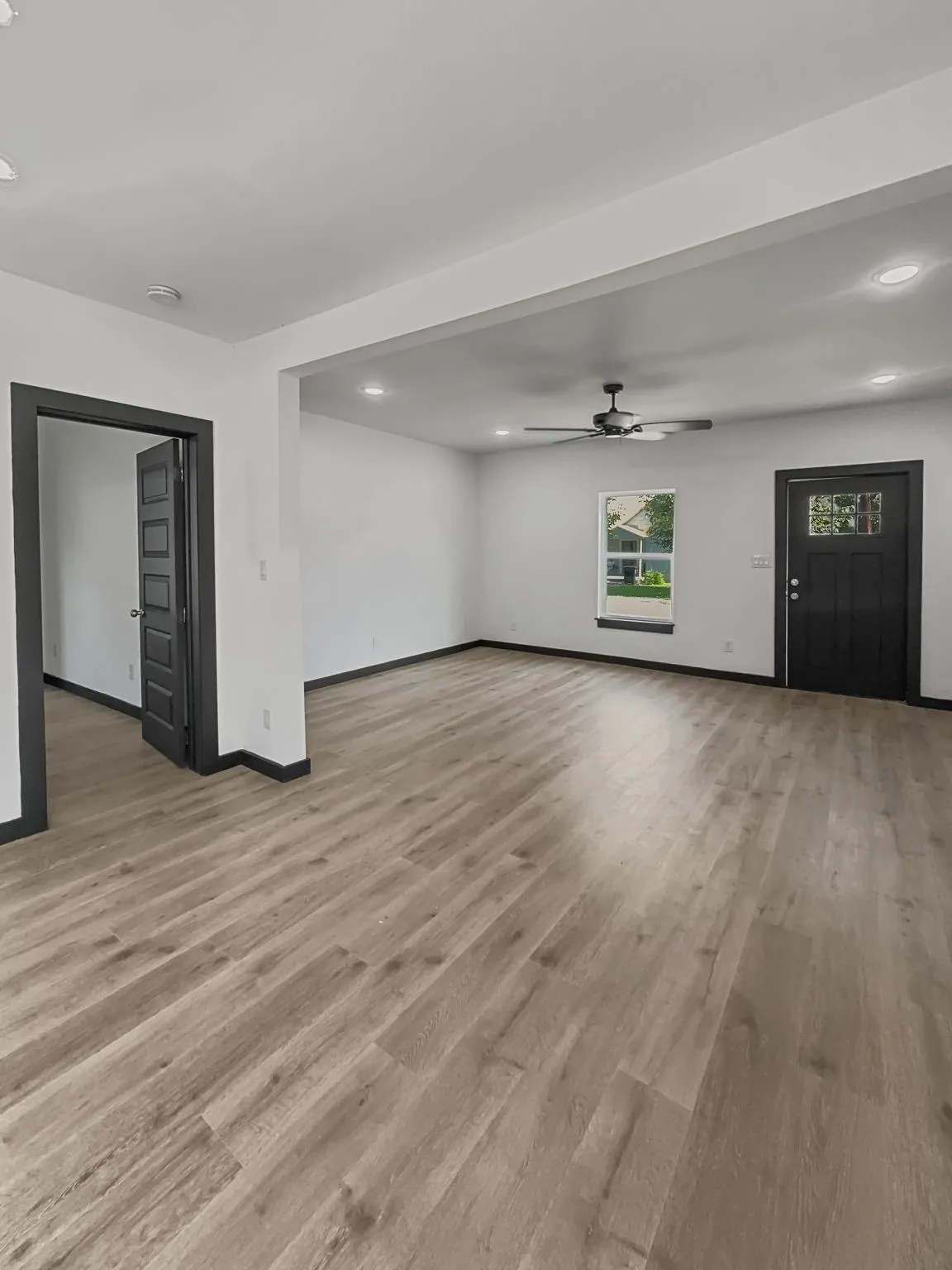 Single Family Residence For Sale in Hunt County , 3603 Mcdougal Street, Greenville, Texas 75401, 5 Bedroom, 2 Bathroom, Garage spaces, 1,472 Sqft, built in 1950, mls#21264353, Real Estate Agent in Greenville, Homes For Sale in Hunt county, Homes For Sale in Greenville, Realtor in Greenville Texas, Real Estate Brokerage Independent Realty Texas, Luminita Cordes Realtor