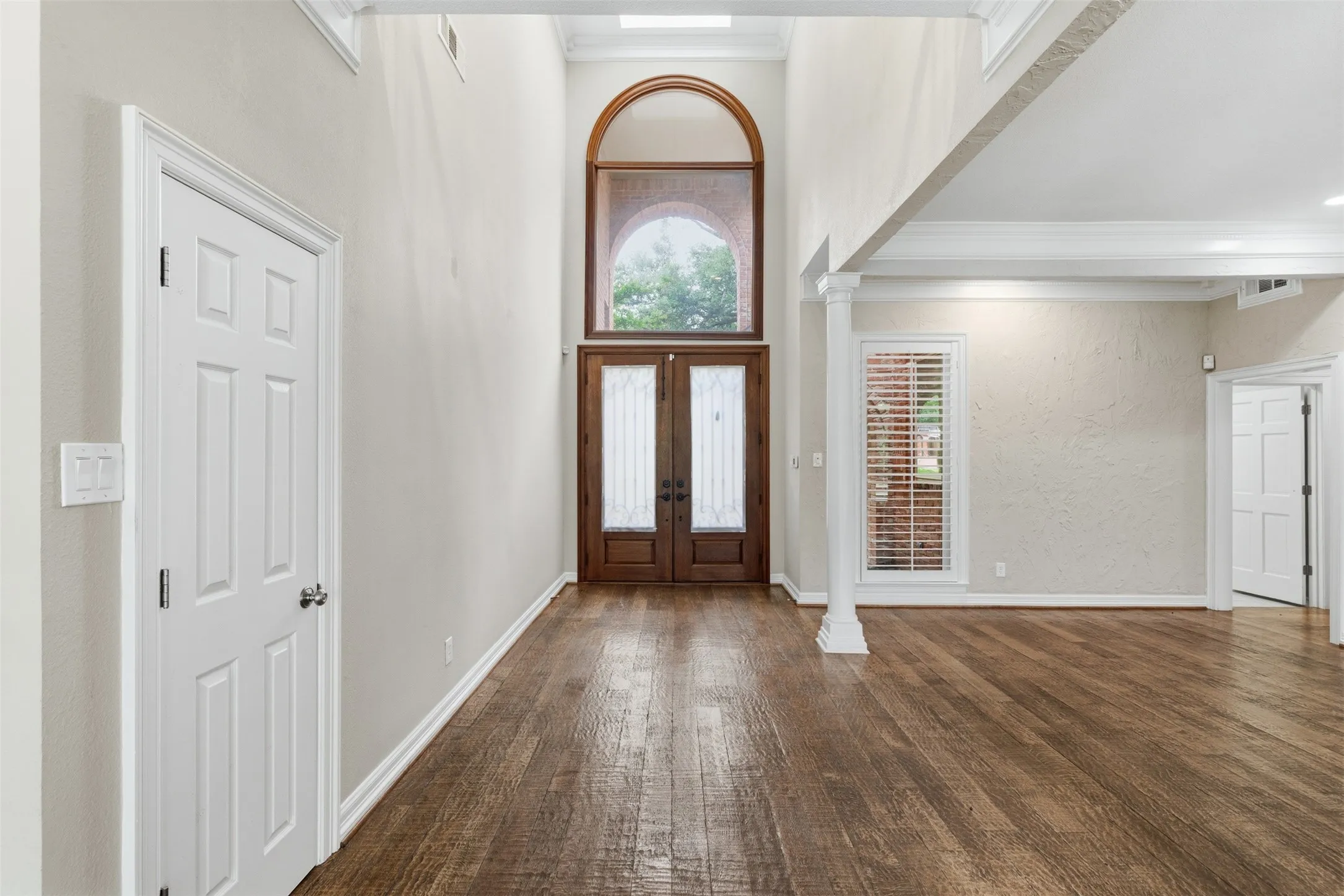 Single Family Residence For Sale in Collin County , 5304 SEASCAPE Lane, Plano, Texas 75093, 5 Bedrooms, 5 Bathrooms, 2 Garage spaces, 5,384 Sqft, built in 1984, Price $2,595,000, mls#21267362, Real Estate Agent in Plano, Homes For Sale in Collin county, Homes For Sale in Plano, Realtor in Plano Texas, Real Estate Brokerage Independent Realty Texas, Luminita Cordes Realtor