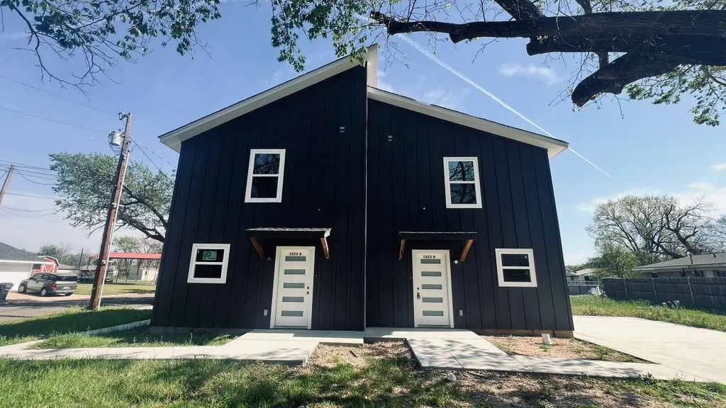 Duplex For Sale in Mc Lennan County , 1623 Seley Avenue, Waco, Texas 76704, 4 Bedroom, 2 Bathroom, Garage spaces, 0 Sqft, built in 2023, mls#21263796, Real Estate Agent in Waco, Homes For Sale in Mc Lennan county, Homes For Sale in Waco, Realtor in Waco Texas, Real Estate Brokerage Independent Realty Texas, Luminita Cordes Realtor