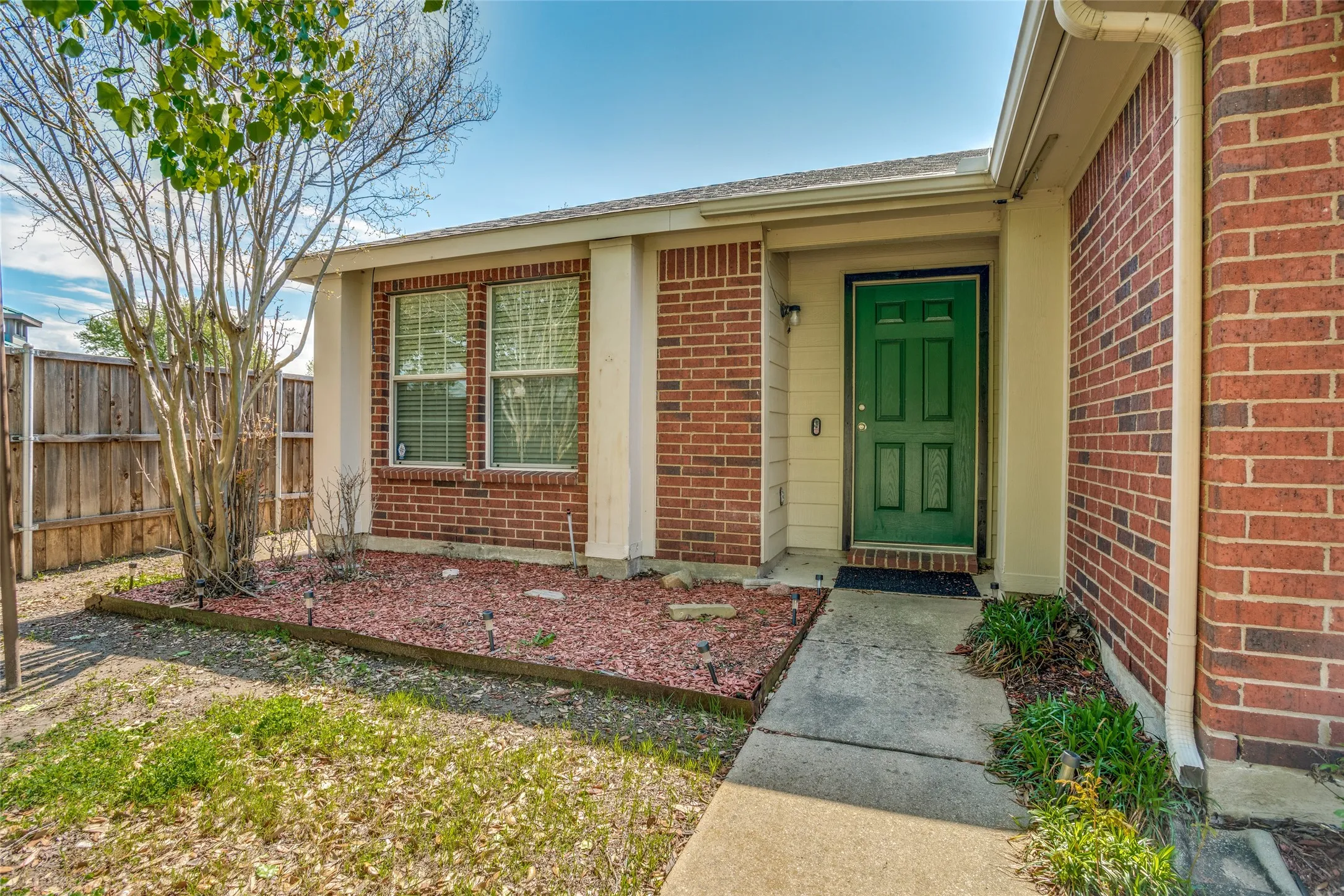 Single Family Residence For Rent in Collin County , 821 Oak Hollow Lane, Anna, Texas 75409, 3 Bedroom, 2 Bathroom, 2 Garage spaces, 1,809 Sqft, built in 2004, mls#21265215, Real Estate Agent in Anna, Homes For Rent in Collin county, Homes For Rent in Anna, Realtor in Anna Texas, Real Estate Brokerage Independent Realty Texas, Luminita Cordes Realtor