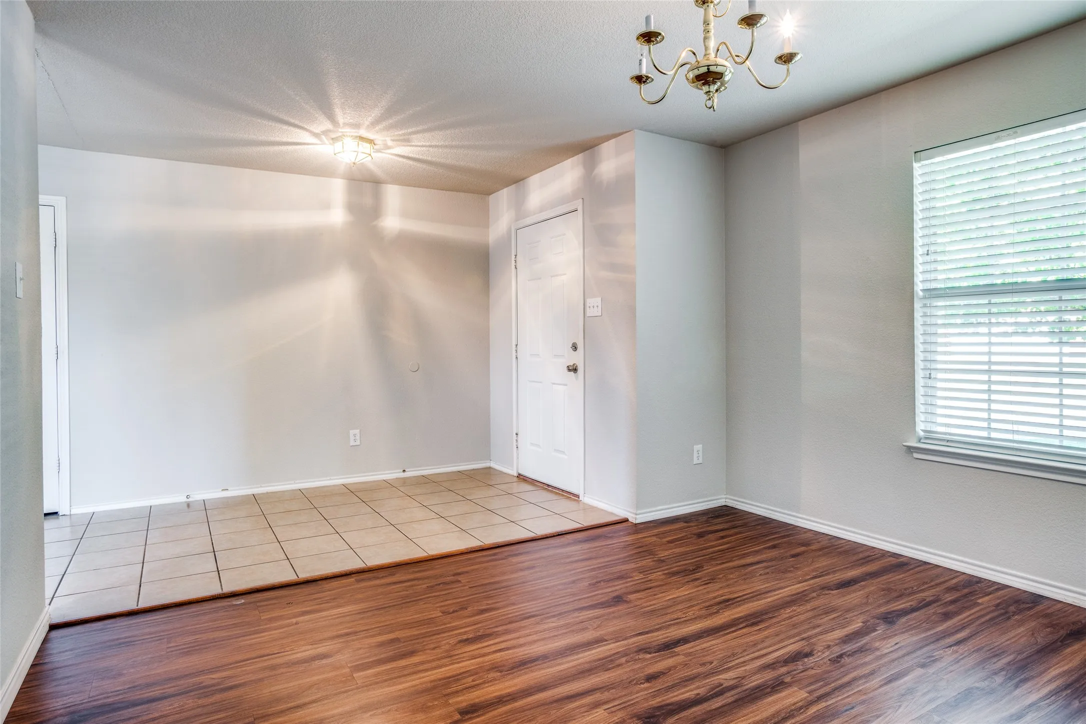 Single Family Residence For Rent in Collin County , 821 Oak Hollow Lane, Anna, Texas 75409, 3 Bedroom, 2 Bathroom, 2 Garage spaces, 1,809 Sqft, built in 2004, mls#21265215, Real Estate Agent in Anna, Homes For Rent in Collin county, Homes For Rent in Anna, Realtor in Anna Texas, Real Estate Brokerage Independent Realty Texas, Luminita Cordes Realtor