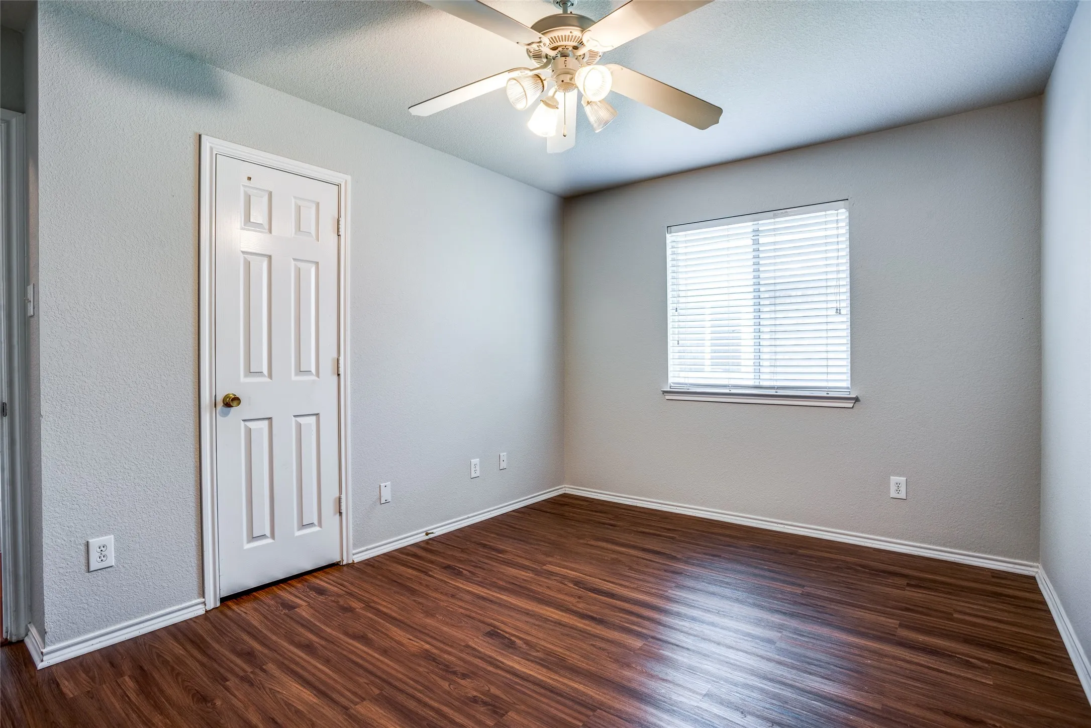 Single Family Residence For Rent in Collin County , 821 Oak Hollow Lane, Anna, Texas 75409, 3 Bedroom, 2 Bathroom, 2 Garage spaces, 1,809 Sqft, built in 2004, mls#21265215, Real Estate Agent in Anna, Homes For Rent in Collin county, Homes For Rent in Anna, Realtor in Anna Texas, Real Estate Brokerage Independent Realty Texas, Luminita Cordes Realtor