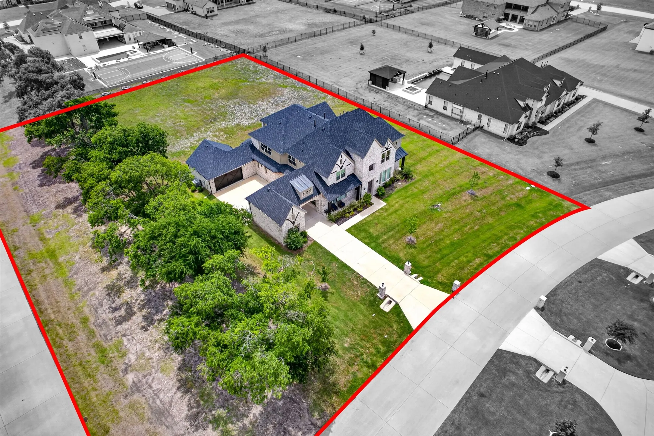 Single Family Residence For Sale in Collin County , 1405 Gairloch Drive, Lucas, Texas 75002, 5 Bedrooms, 4 Bathrooms, 3 Garage spaces, 4,963 Sqft, built in 2022, Price $1,490,000, mls#21264547, Real Estate Agent in Lucas, Homes For Sale in Collin county, Homes For Sale in Lucas, Realtor in Lucas Texas, Real Estate Brokerage Independent Realty Texas, Luminita Cordes Realtor