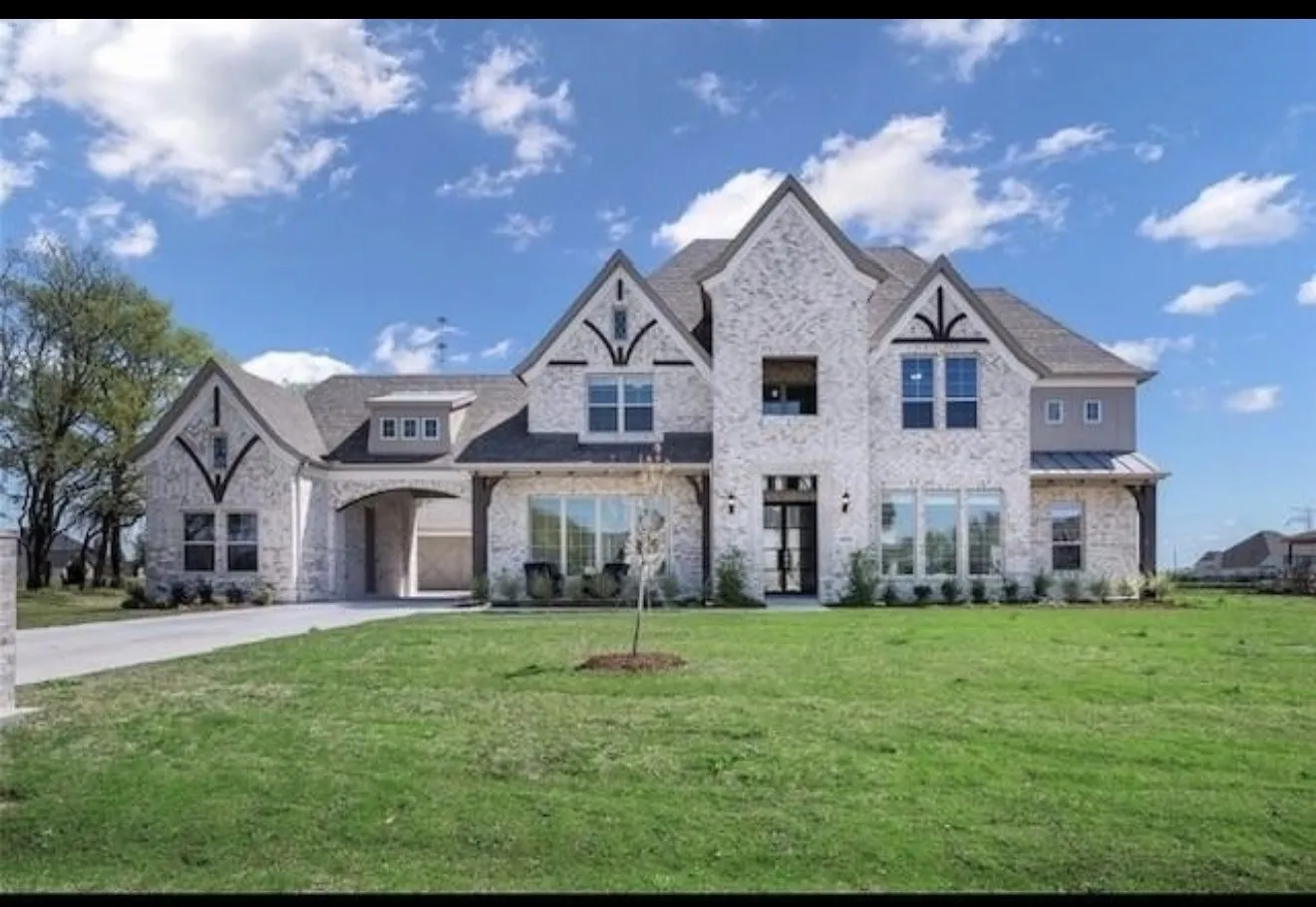 Single Family Residence For Sale in Collin County , 1405 Gairloch Drive, Lucas, Texas 75002, 5 Bedrooms, 4 Bathrooms, 3 Garage spaces, 4,963 Sqft, built in 2022, Price $1,490,000, mls#21264547, Real Estate Agent in Lucas, Homes For Sale in Collin county, Homes For Sale in Lucas, Realtor in Lucas Texas, Real Estate Brokerage Independent Realty Texas, Luminita Cordes Realtor