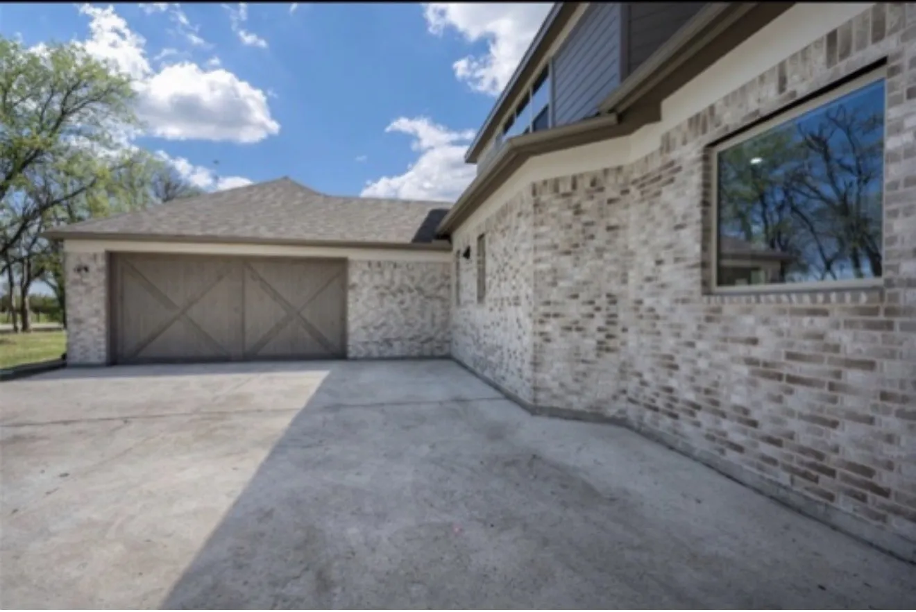 Single Family Residence For Sale in Collin County , 1405 Gairloch Drive, Lucas, Texas 75002, 5 Bedrooms, 4 Bathrooms, 3 Garage spaces, 4,963 Sqft, built in 2022, Price $1,490,000, mls#21264547, Real Estate Agent in Lucas, Homes For Sale in Collin county, Homes For Sale in Lucas, Realtor in Lucas Texas, Real Estate Brokerage Independent Realty Texas, Luminita Cordes Realtor