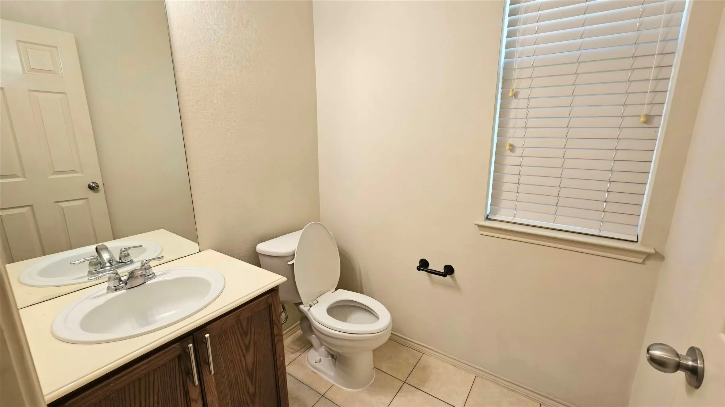 Townhouse For Rent in Collin County , 501 Jeans Creek Drive, Mc Kinney, Texas 75071, 3 Bedroom, 3 Bathroom, 2 Garage spaces, 1,644 Sqft, built in 2006, mls#21267398, Real Estate Agent in Mc Kinney, Homes For Rent in Collin county, Homes For Rent in Mc Kinney, Realtor in Mc Kinney Texas, Real Estate Brokerage Independent Realty Texas, Luminita Cordes Realtor