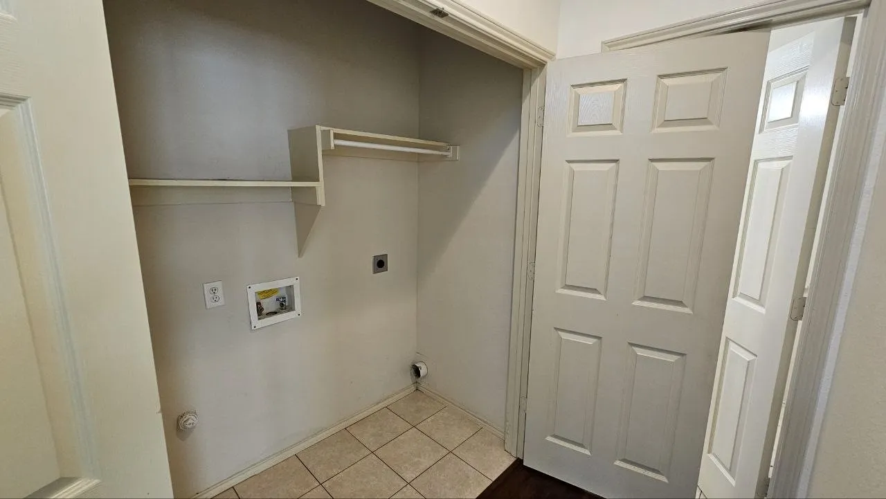 Townhouse For Rent in Collin County , 501 Jeans Creek Drive, Mc Kinney, Texas 75071, 3 Bedroom, 3 Bathroom, 2 Garage spaces, 1,644 Sqft, built in 2006, mls#21267398, Real Estate Agent in Mc Kinney, Homes For Rent in Collin county, Homes For Rent in Mc Kinney, Realtor in Mc Kinney Texas, Real Estate Brokerage Independent Realty Texas, Luminita Cordes Realtor