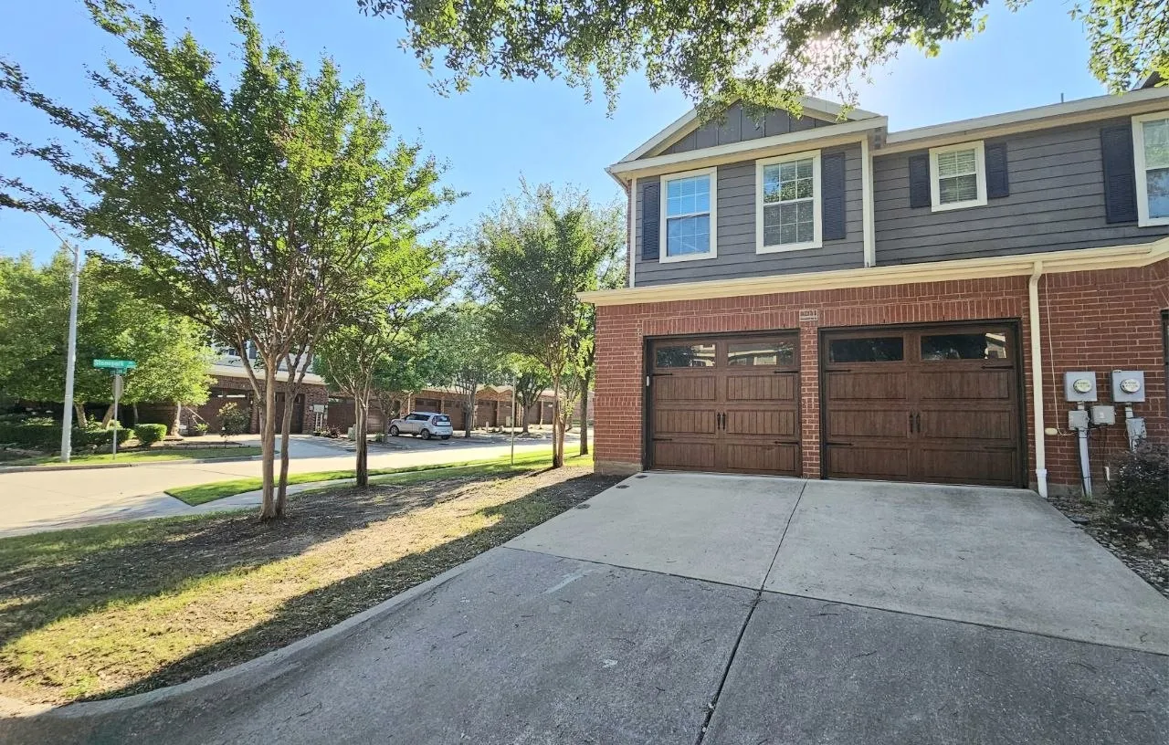 Townhouse For Rent in Collin County , 501 Jeans Creek Drive, Mc Kinney, Texas 75071, 3 Bedroom, 3 Bathroom, 2 Garage spaces, 1,644 Sqft, built in 2006, mls#21267398, Real Estate Agent in Mc Kinney, Homes For Rent in Collin county, Homes For Rent in Mc Kinney, Realtor in Mc Kinney Texas, Real Estate Brokerage Independent Realty Texas, Luminita Cordes Realtor