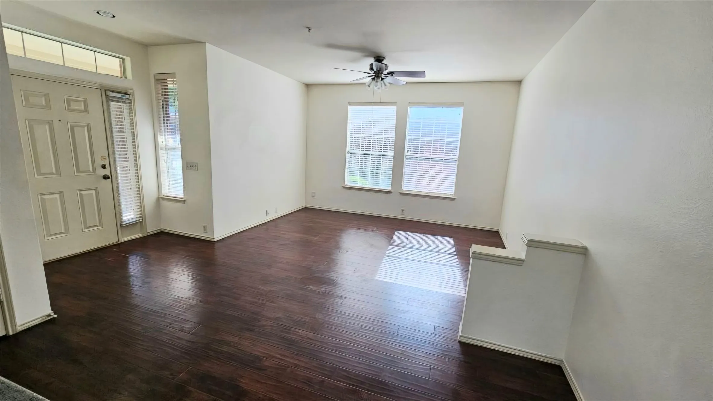 Townhouse For Rent in Collin County , 501 Jeans Creek Drive, Mc Kinney, Texas 75071, 3 Bedroom, 3 Bathroom, 2 Garage spaces, 1,644 Sqft, built in 2006, mls#21267398, Real Estate Agent in Mc Kinney, Homes For Rent in Collin county, Homes For Rent in Mc Kinney, Realtor in Mc Kinney Texas, Real Estate Brokerage Independent Realty Texas, Luminita Cordes Realtor