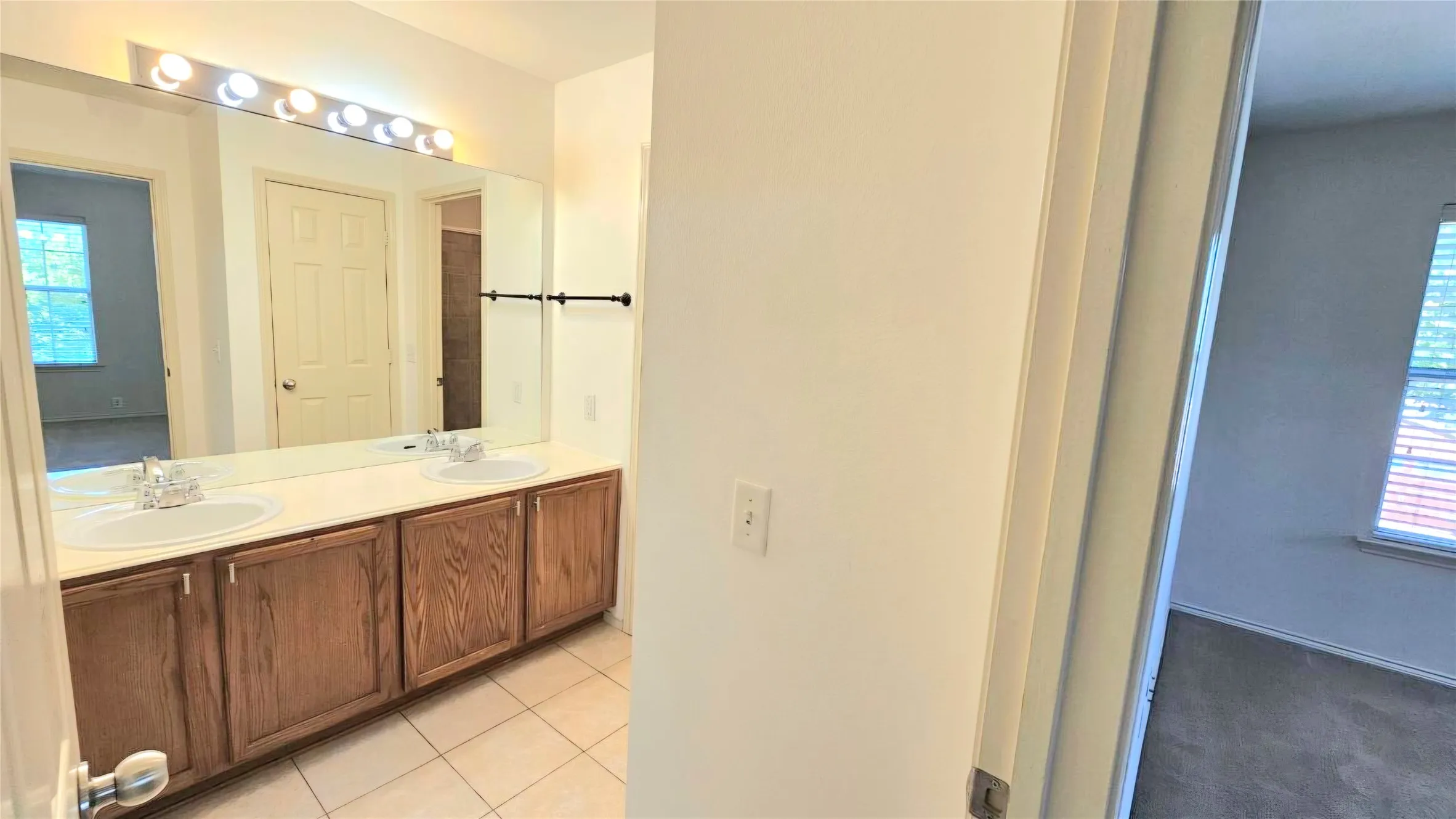 Townhouse For Rent in Collin County , 501 Jeans Creek Drive, Mc Kinney, Texas 75071, 3 Bedroom, 3 Bathroom, 2 Garage spaces, 1,644 Sqft, built in 2006, mls#21267398, Real Estate Agent in Mc Kinney, Homes For Rent in Collin county, Homes For Rent in Mc Kinney, Realtor in Mc Kinney Texas, Real Estate Brokerage Independent Realty Texas, Luminita Cordes Realtor
