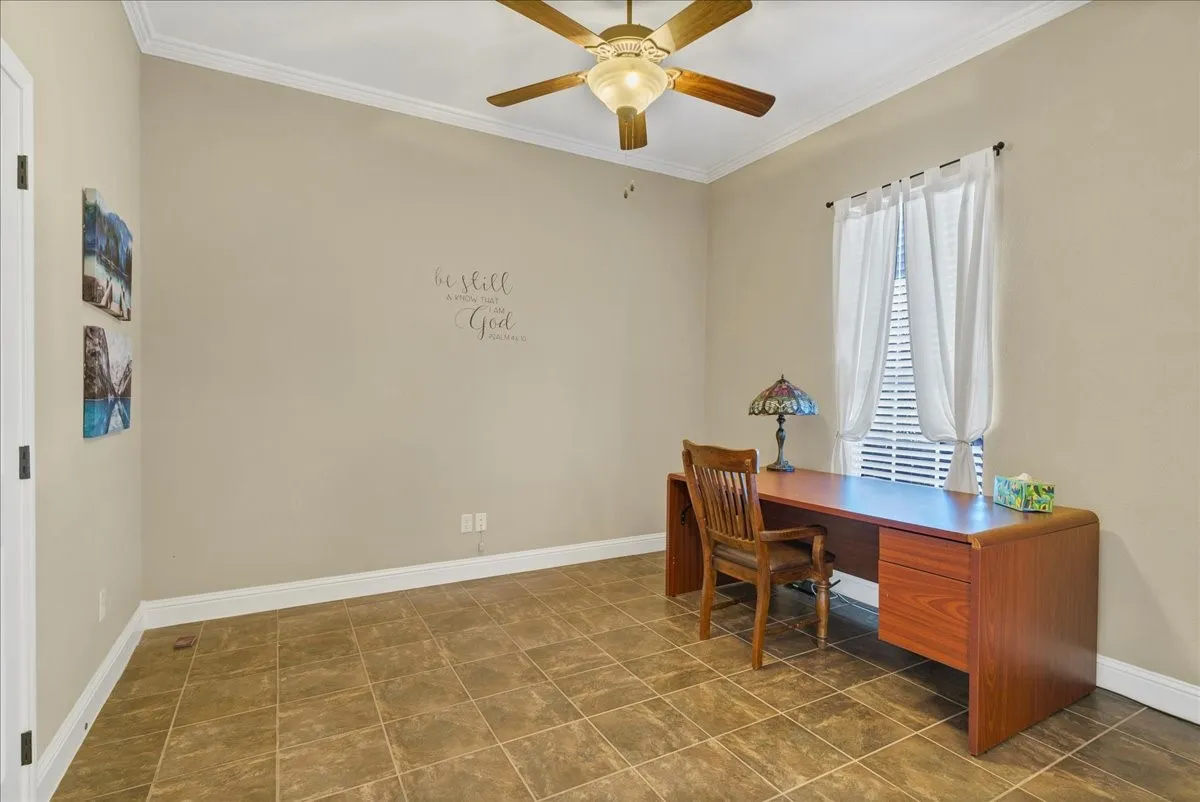Single Family Residence For Sale in Hood County , 3300 Fountain Way, Granbury, Texas 76049, 3 Bedroom, 3 Bathroom, 2 Garage spaces, 3,014 Sqft, built in 2006, mls#21265470, Real Estate Agent in Granbury, Homes For Sale in Hood county, Homes For Sale in Granbury, Realtor in Granbury Texas, Real Estate Brokerage Independent Realty Texas, Luminita Cordes Realtor